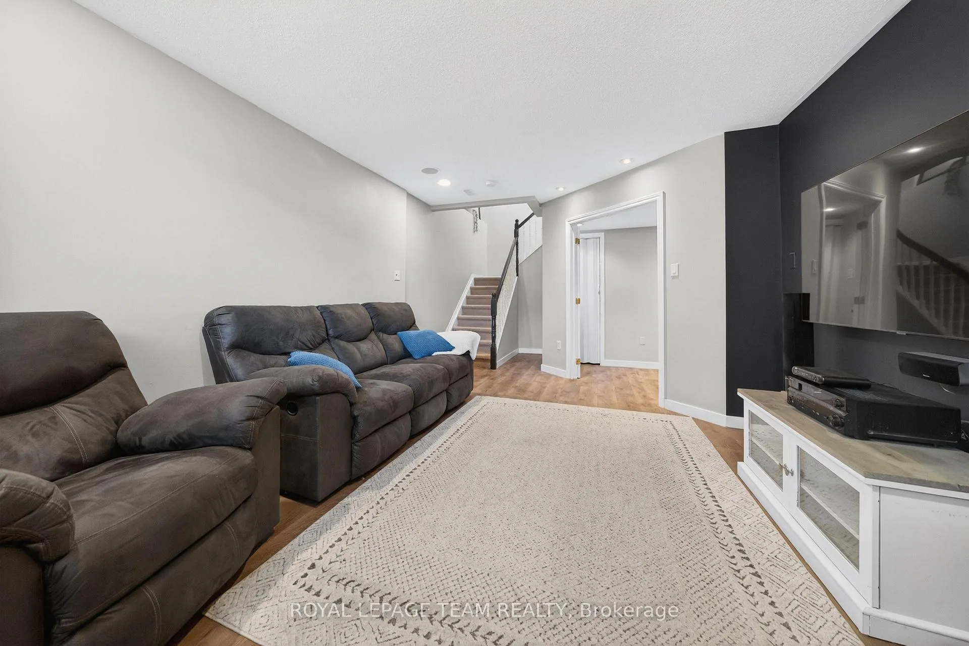 Photo 32 of 108 Landover Crescent, Ottawa, Kanata - Emerald Meadows/Trailwest — HOMEH