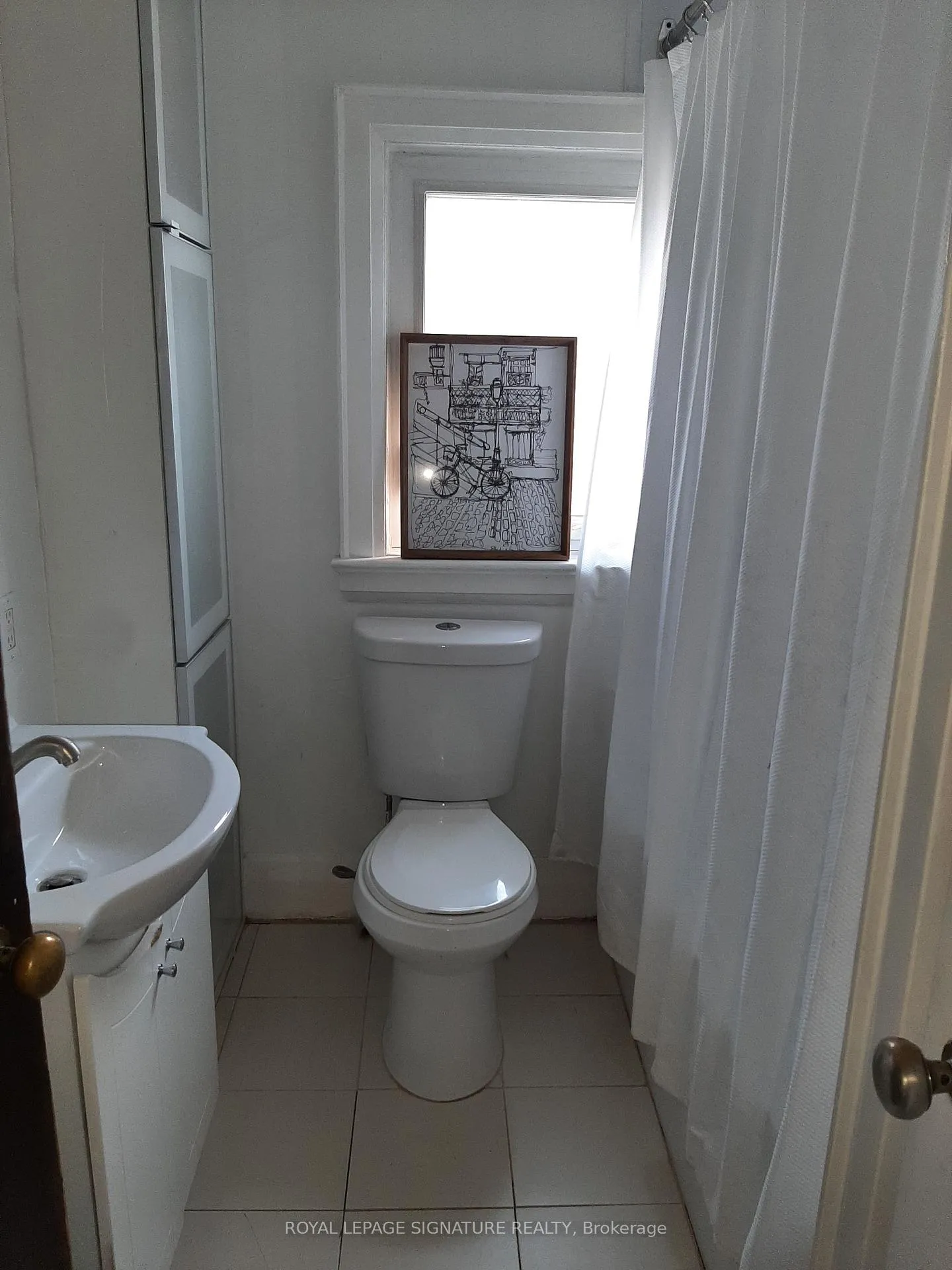 Photo 13 of Unit Upper, 180 Dufferin Street, Toronto, South Parkdale — HOMEH