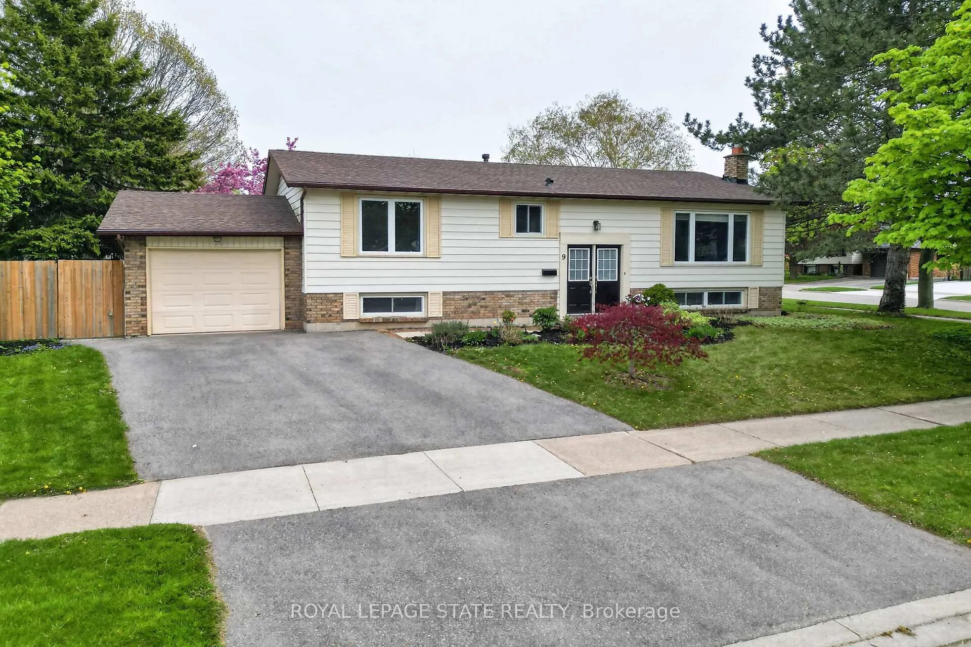 Photo 1 of 9 Juliana Road, Grimsby, Grimsby East — HOMEH