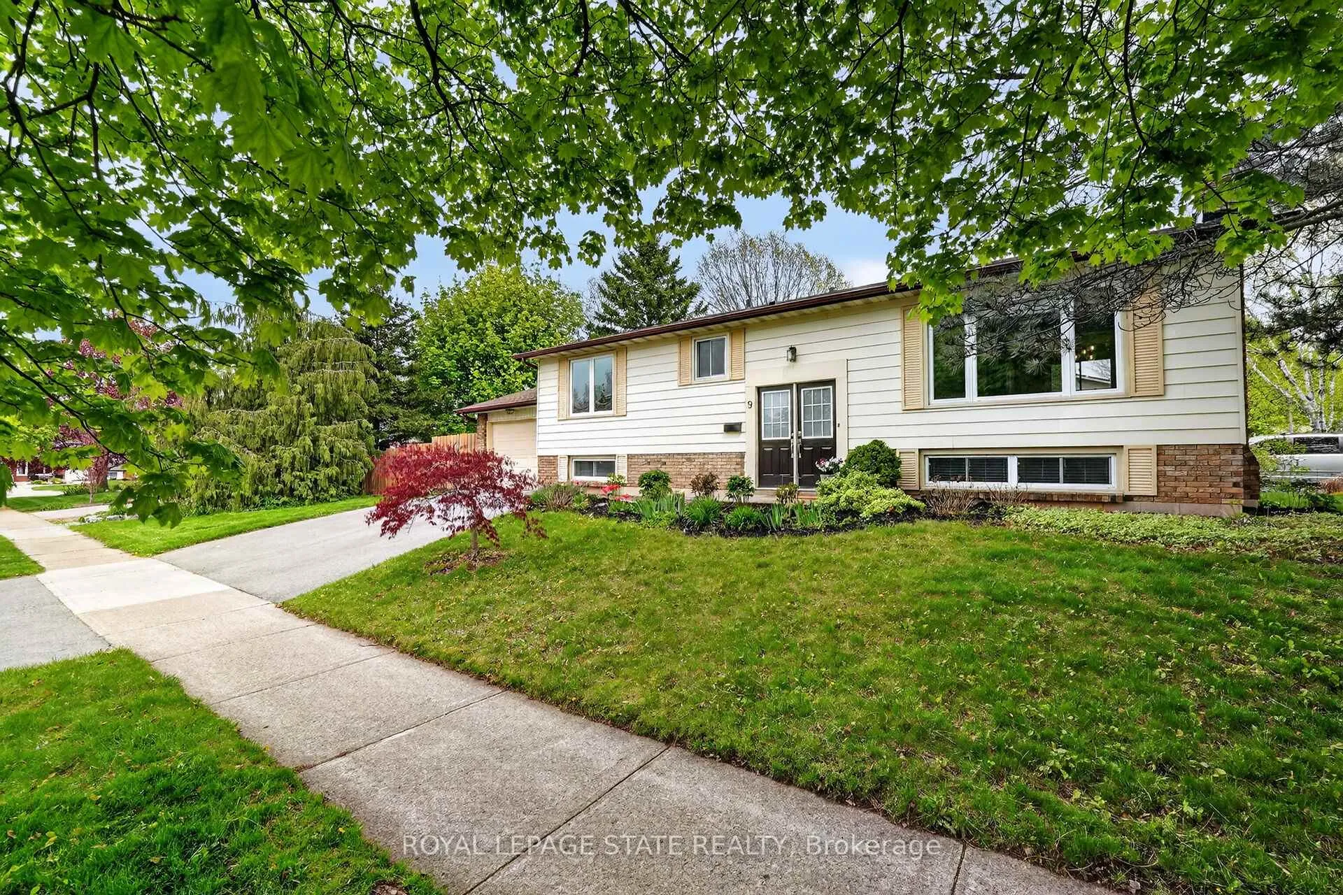 Photo 2 of 9 Juliana Road, Grimsby, Grimsby East — HOMEH