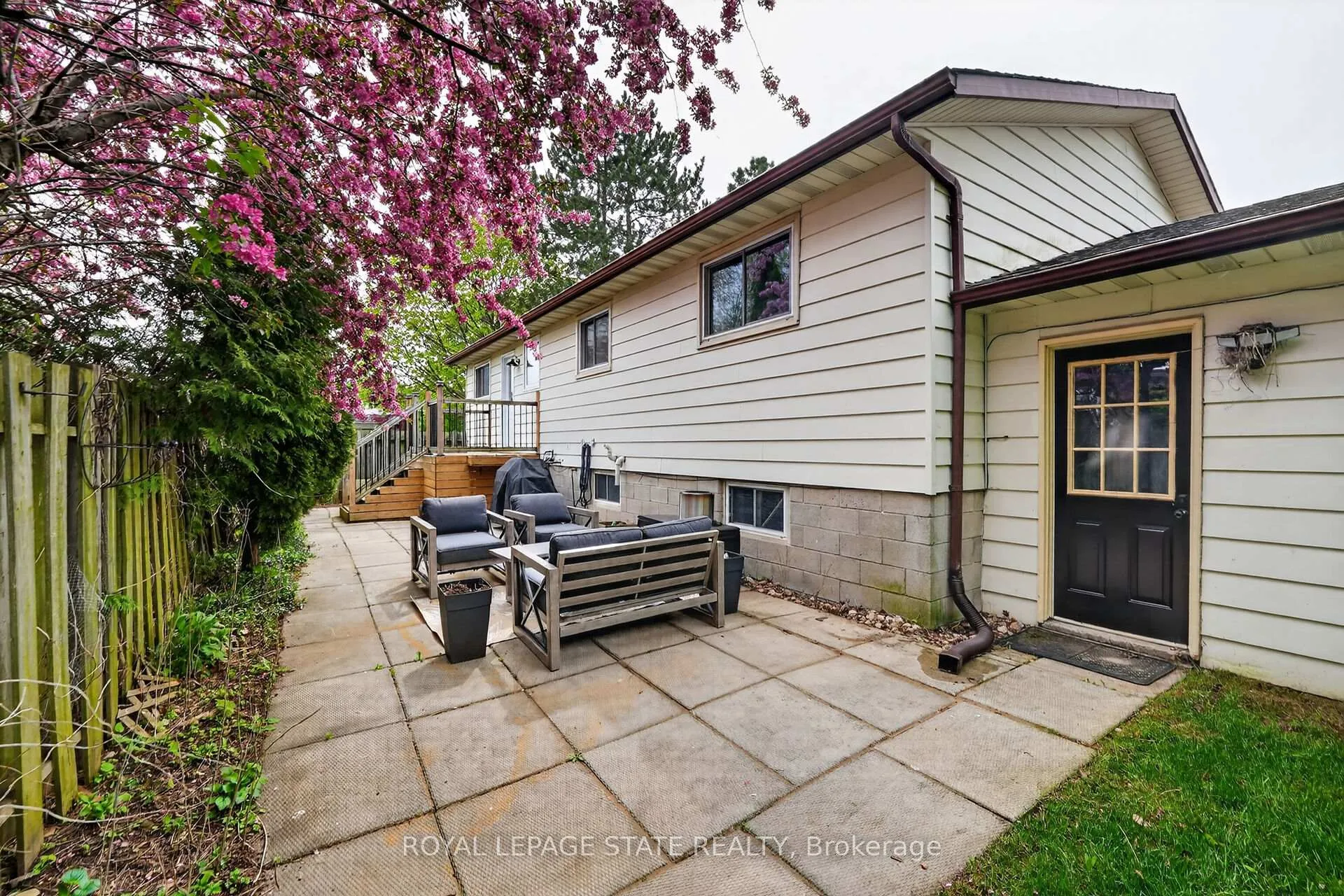 Photo 41 of 9 Juliana Road, Grimsby, Grimsby East — HOMEH