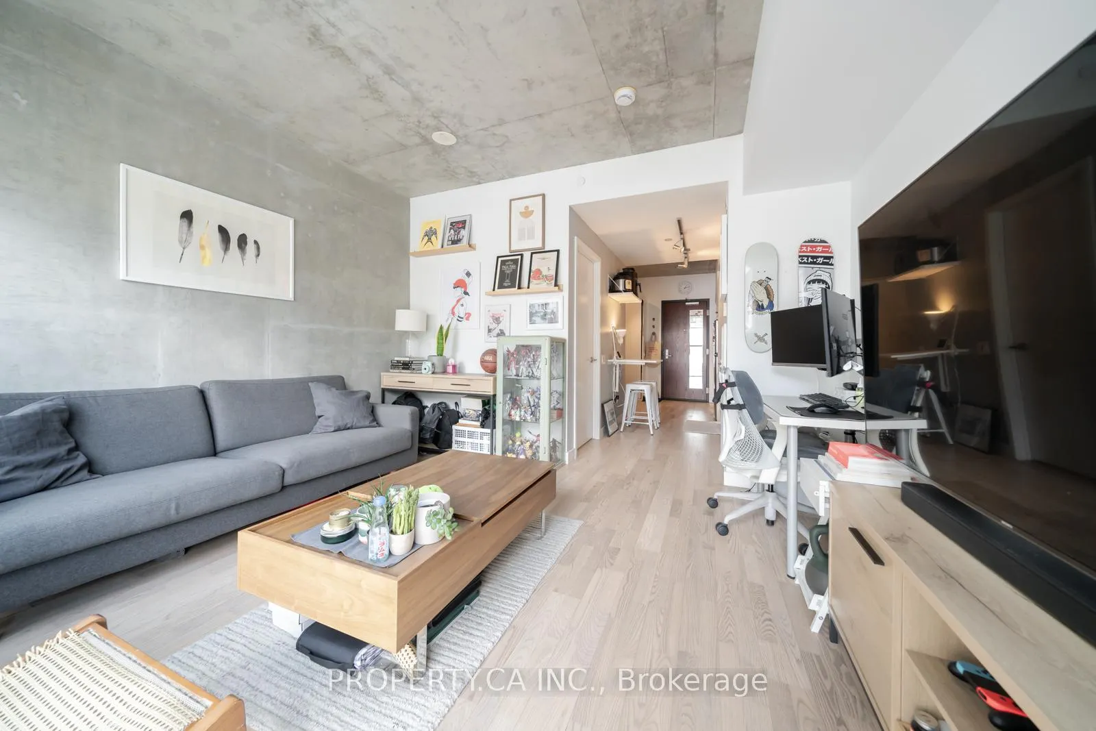 Photo 3 of Unit 403, 25 Oxley Street, Toronto, Waterfront Communities — HOMEH