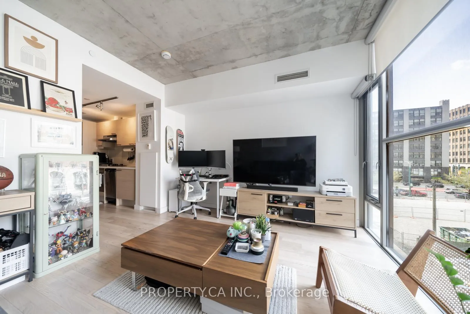 Photo 4 of Unit 403, 25 Oxley Street, Toronto, Waterfront Communities — HOMEH