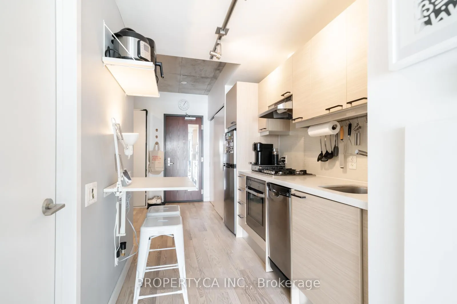 Photo 7 of Unit 403, 25 Oxley Street, Toronto, Waterfront Communities — HOMEH