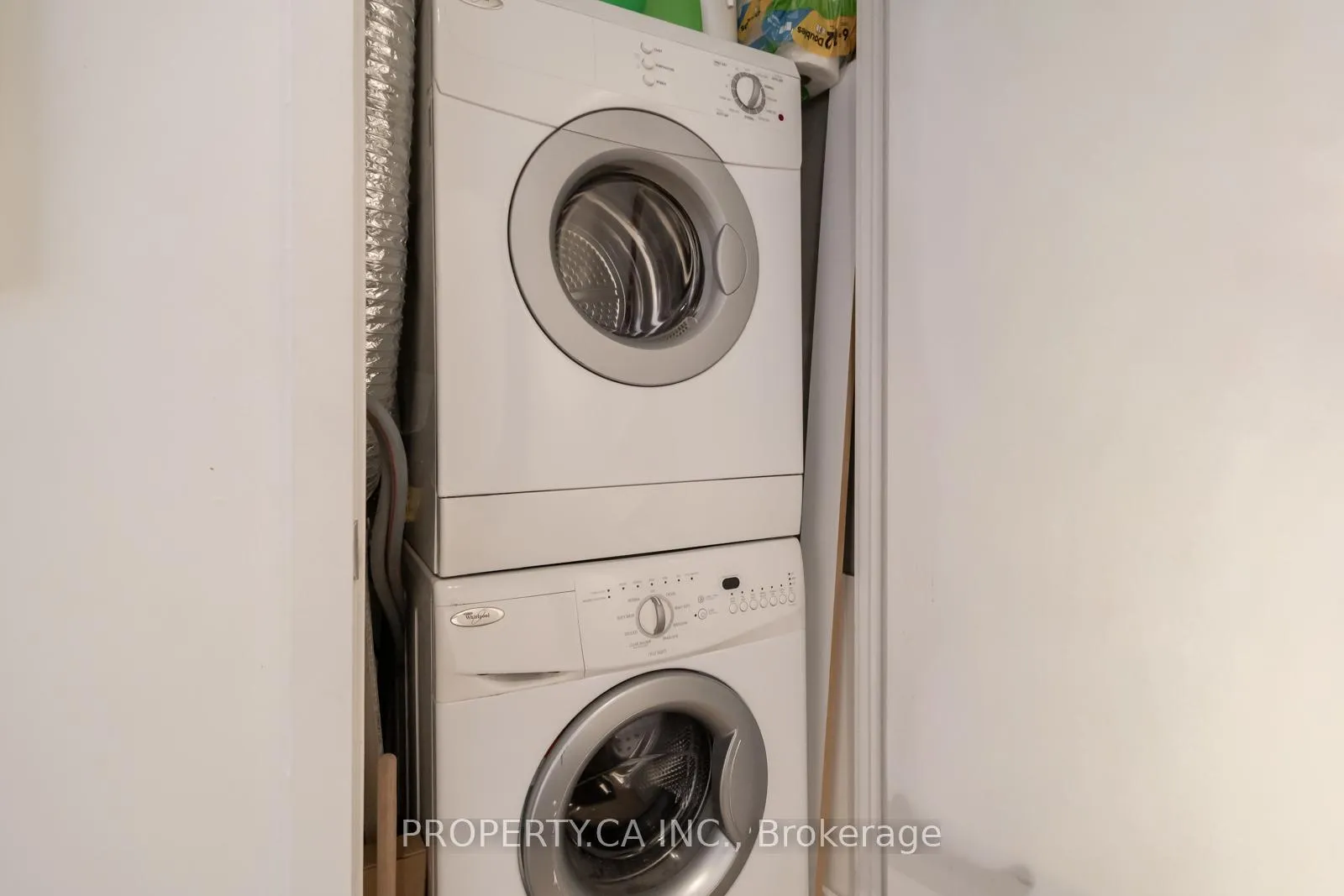 Photo 14 of Unit 403, 25 Oxley Street, Toronto, Waterfront Communities — HOMEH