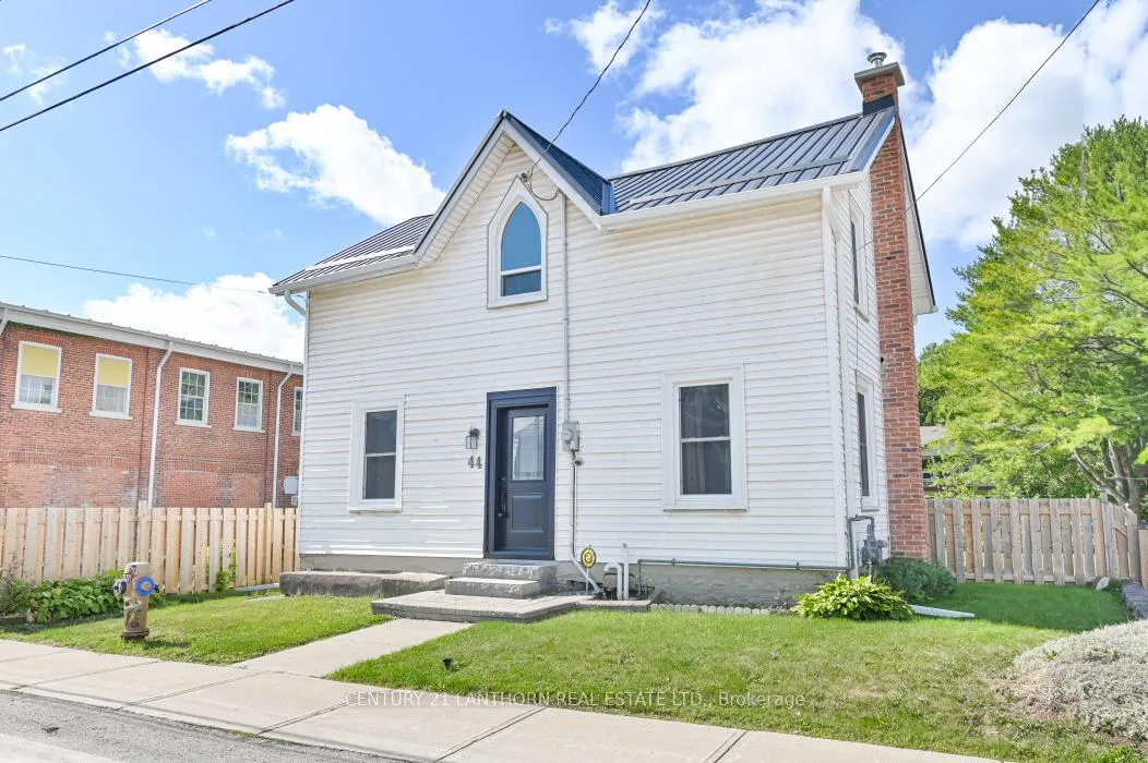Photo 2 of 44 Metcalf Street, Tweed, Tweed (Village) — HOMEH
