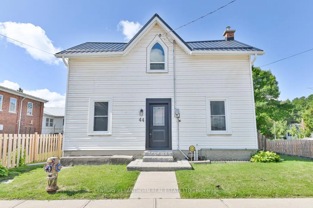 Photo 4 of 44 Metcalf Street, Tweed, Tweed (Village) — HOMEH