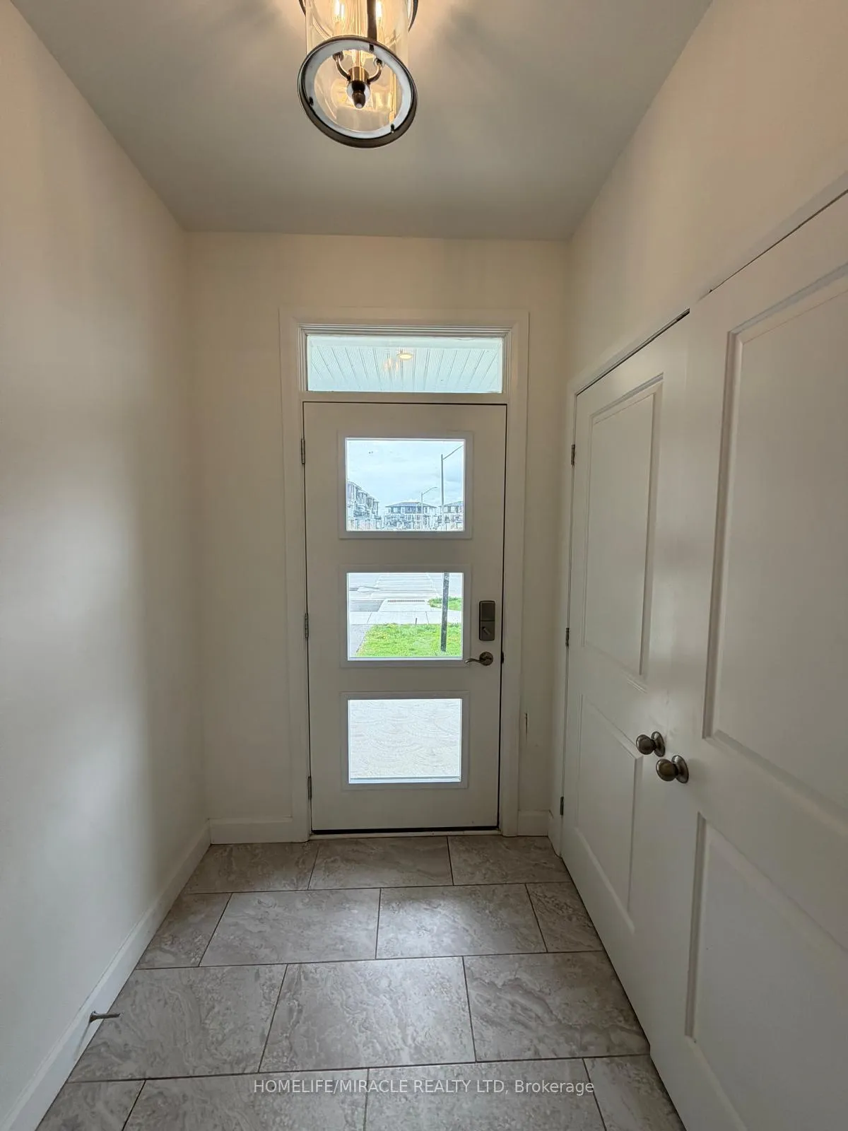 Photo 4 of 309 Pratt Drive, Loyalist, Amherstview — HOMEH