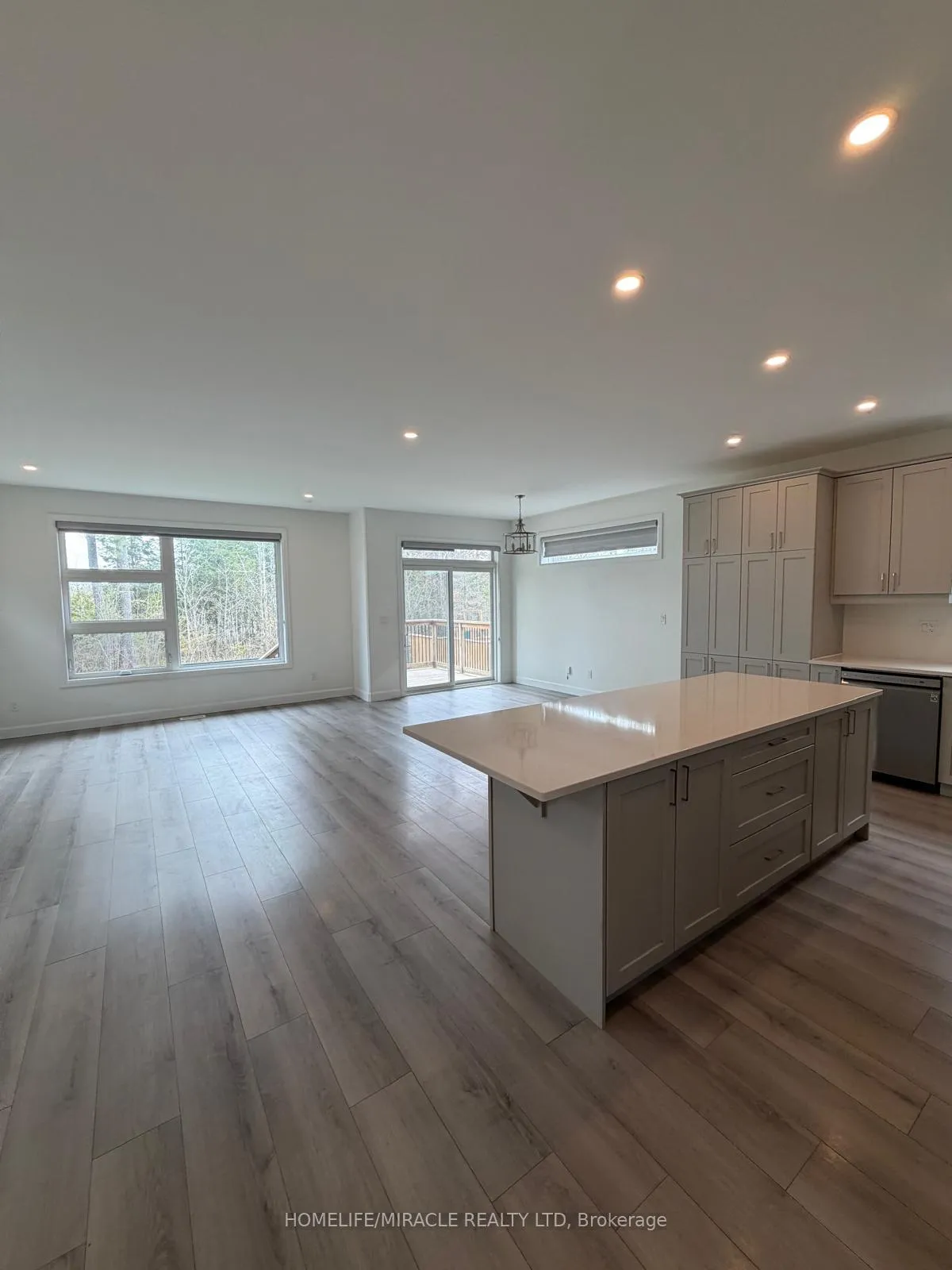 Photo 7 of 309 Pratt Drive, Loyalist, Amherstview — HOMEH
