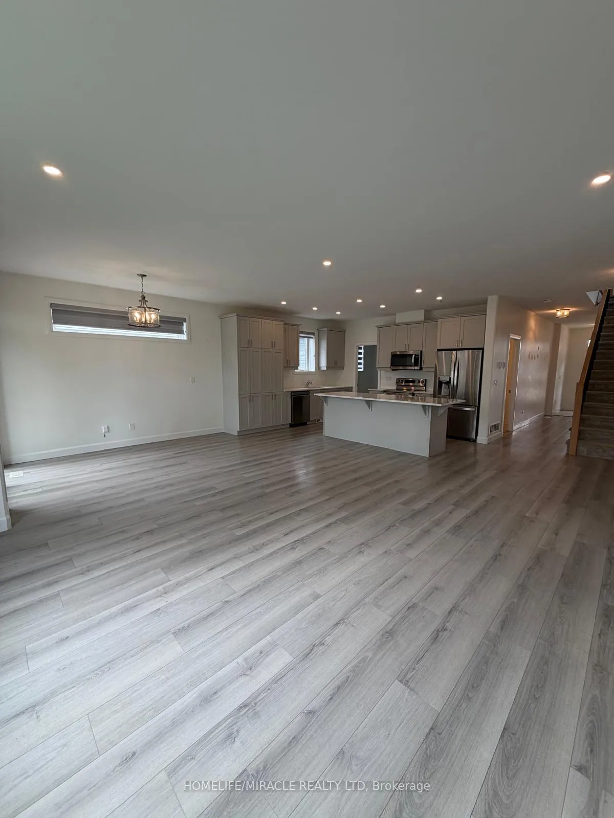 Photo 15 of 309 Pratt Drive, Loyalist, Amherstview — HOMEH