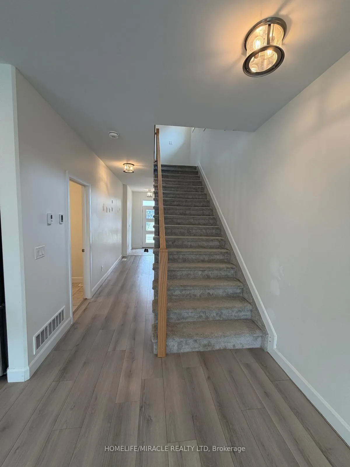 Photo 16 of 309 Pratt Drive, Loyalist, Amherstview — HOMEH