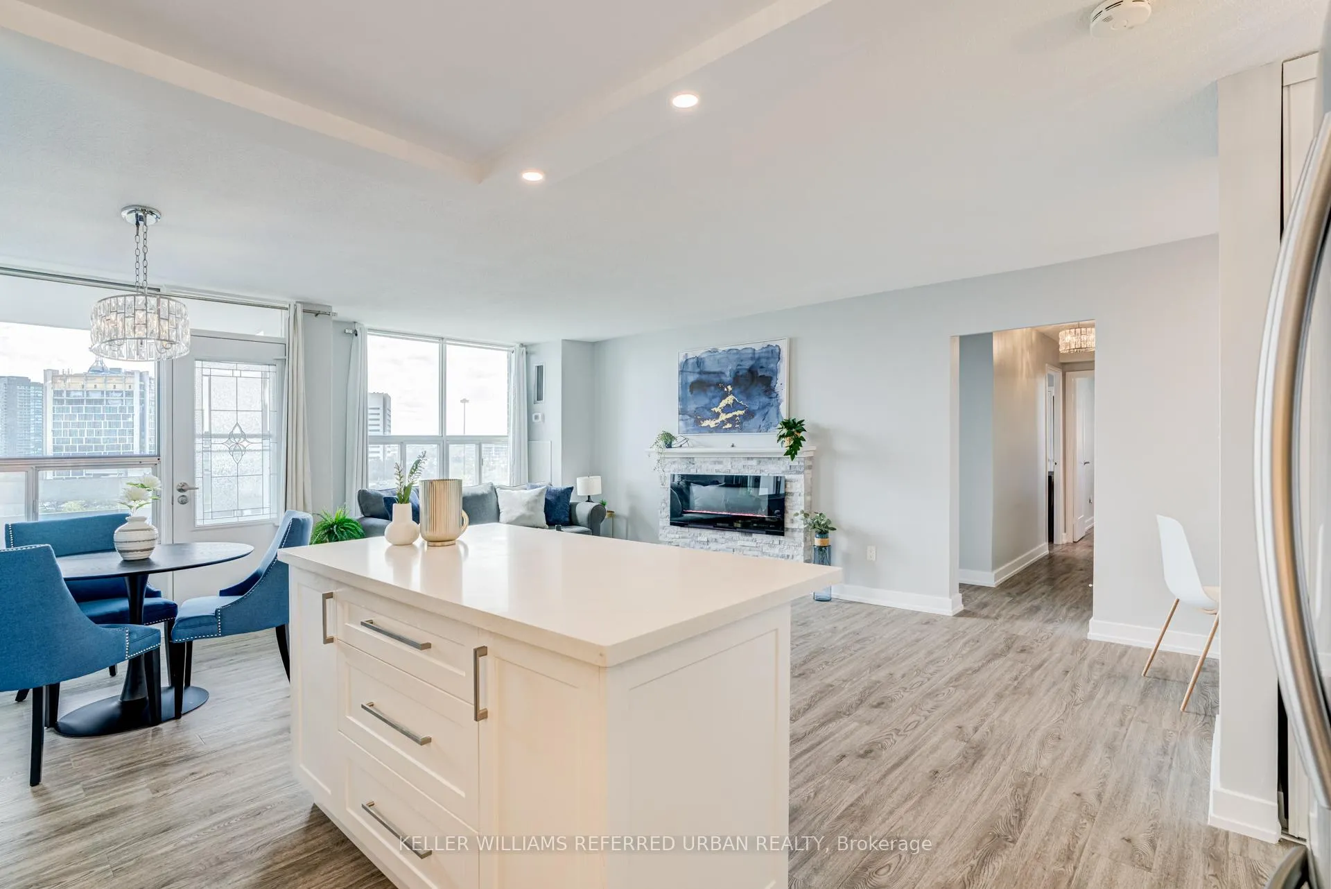 Photo 6 of Unit 1417, 10 Edgecliff Golfway, Toronto, Flemingdon Park — HOMEH