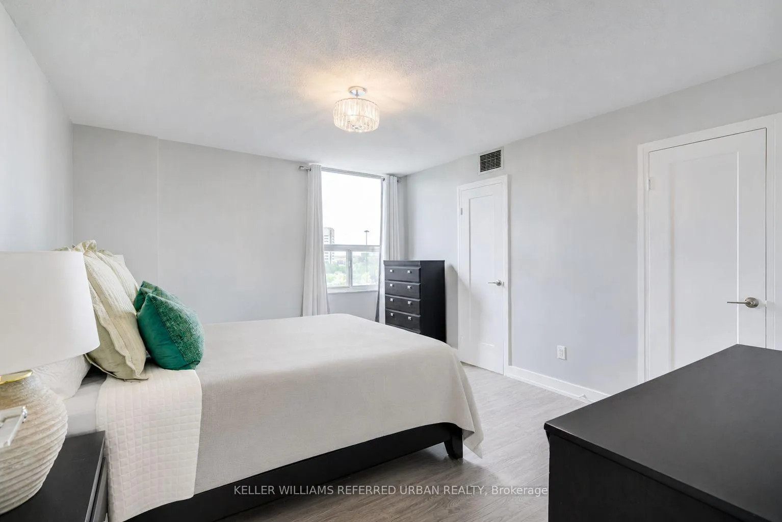 Photo 16 of Unit 1417, 10 Edgecliff Golfway, Toronto, Flemingdon Park — HOMEH