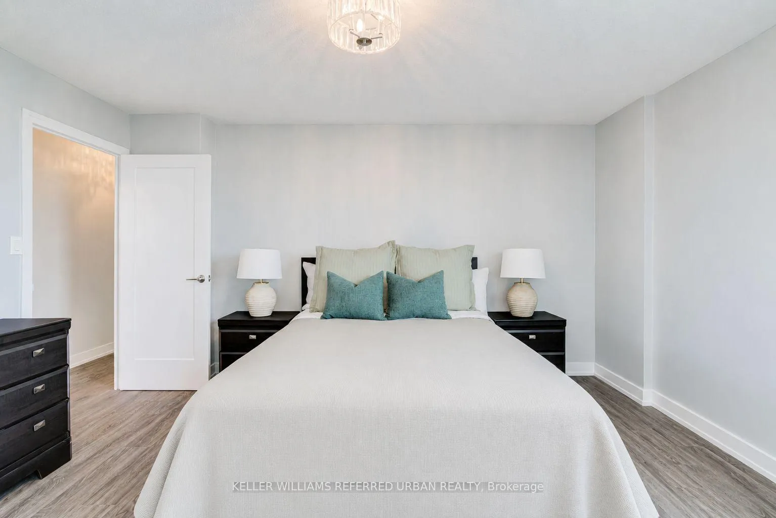 Photo 17 of Unit 1417, 10 Edgecliff Golfway, Toronto, Flemingdon Park — HOMEH