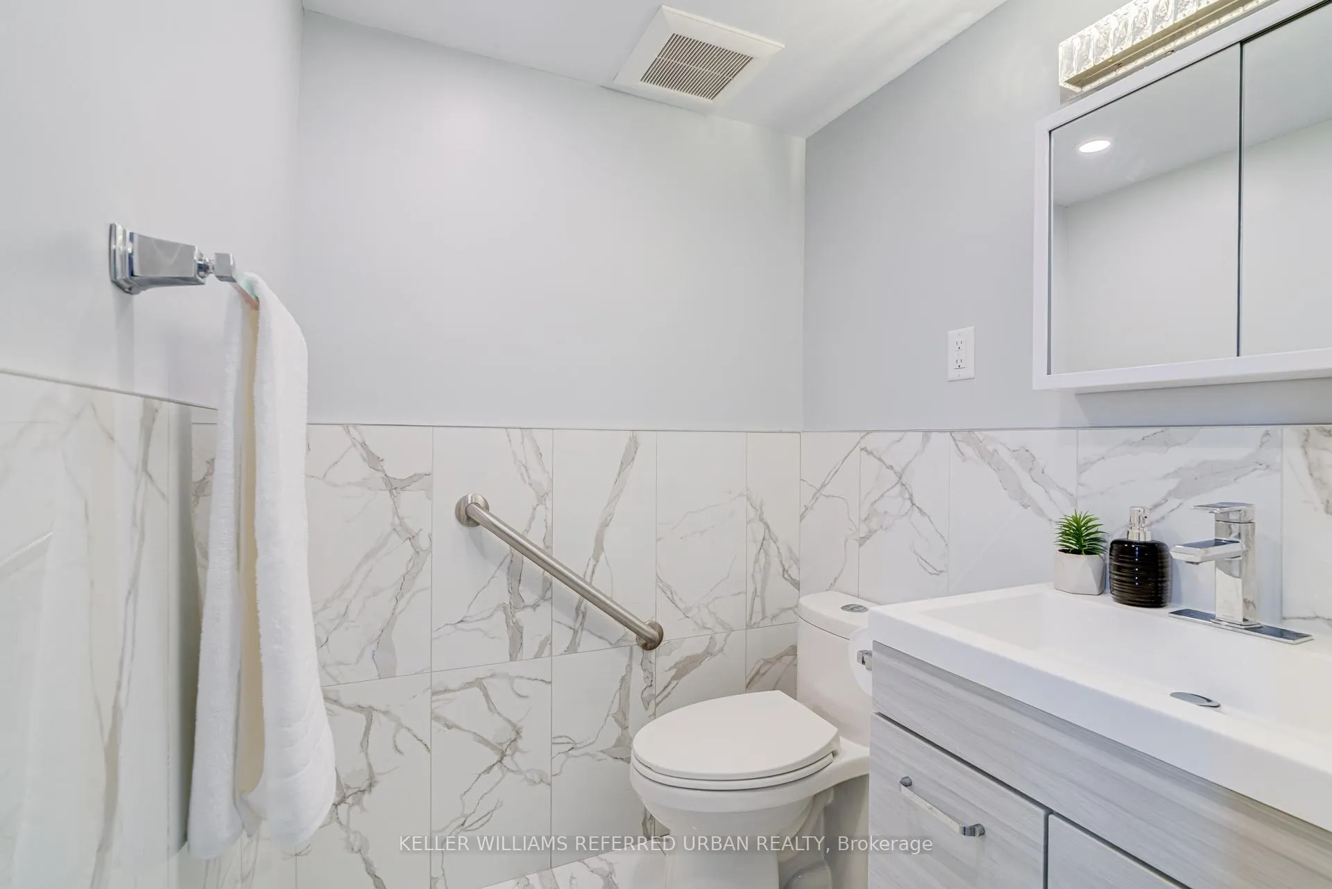 Photo 19 of Unit 1417, 10 Edgecliff Golfway, Toronto, Flemingdon Park — HOMEH