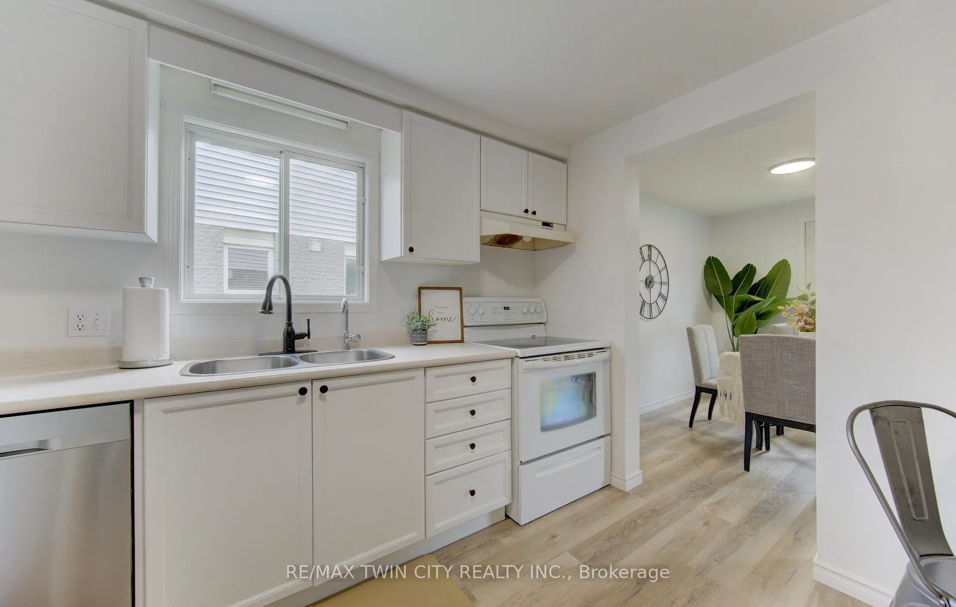 Photo 3 of 38 Cassidy Court, Cambridge, Greenway-Chaplin — HOMEH