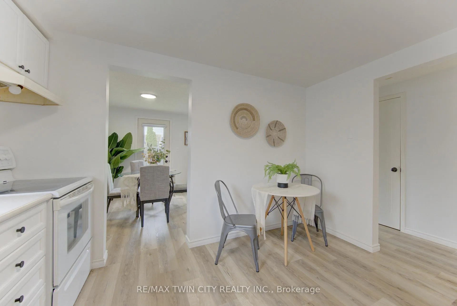 Photo 6 of 38 Cassidy Court, Cambridge, Greenway-Chaplin — HOMEH