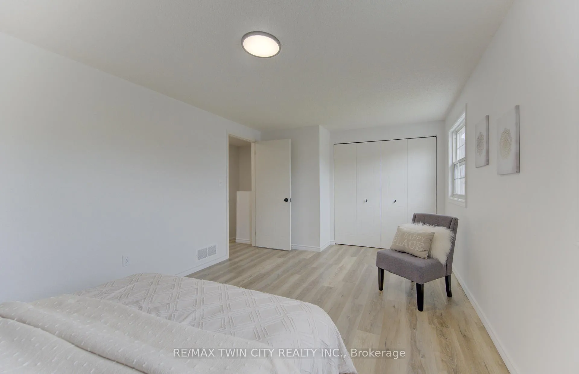 Photo 21 of 38 Cassidy Court, Cambridge, Greenway-Chaplin — HOMEH
