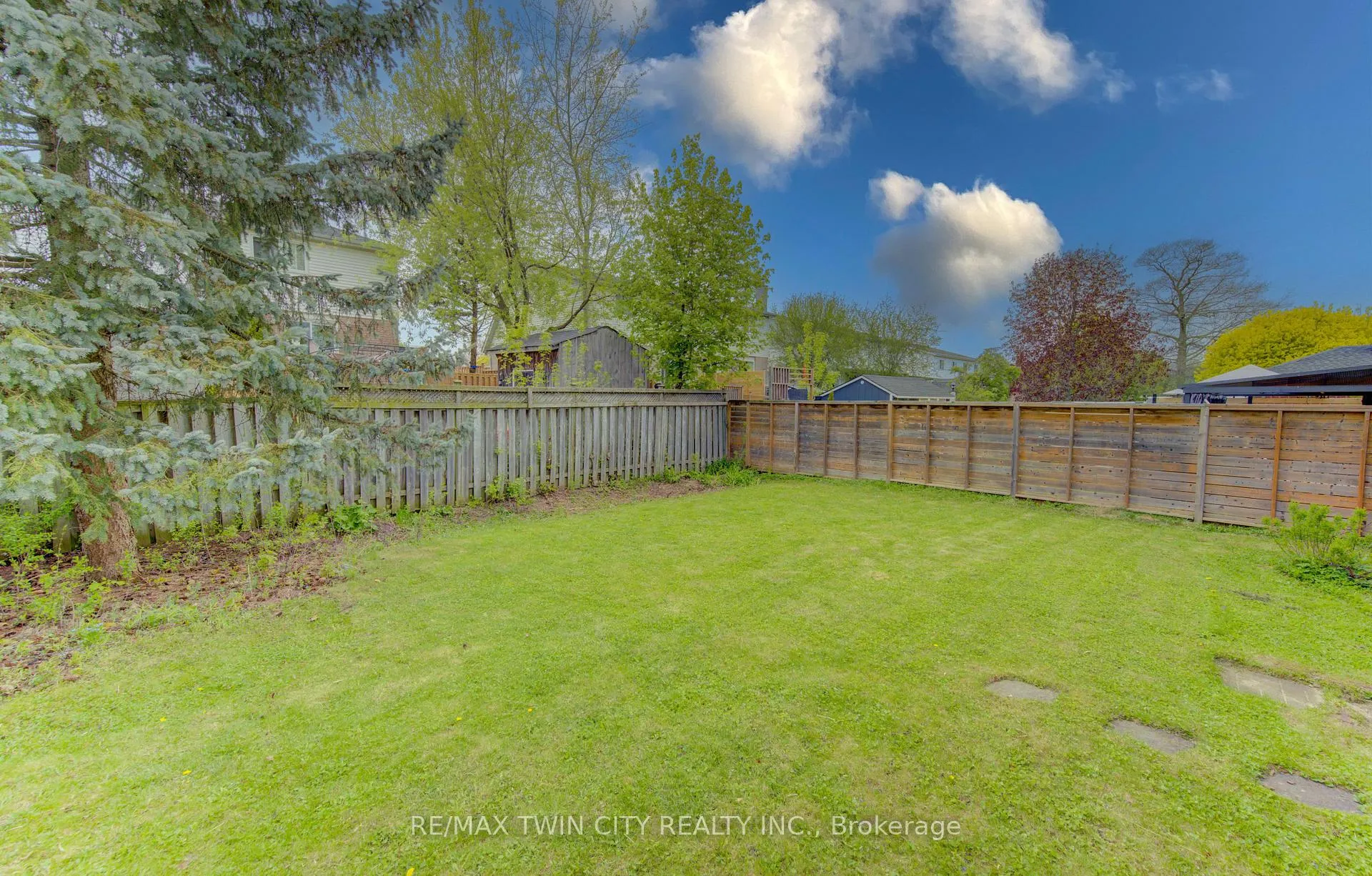 Photo 25 of 38 Cassidy Court, Cambridge, Greenway-Chaplin — HOMEH