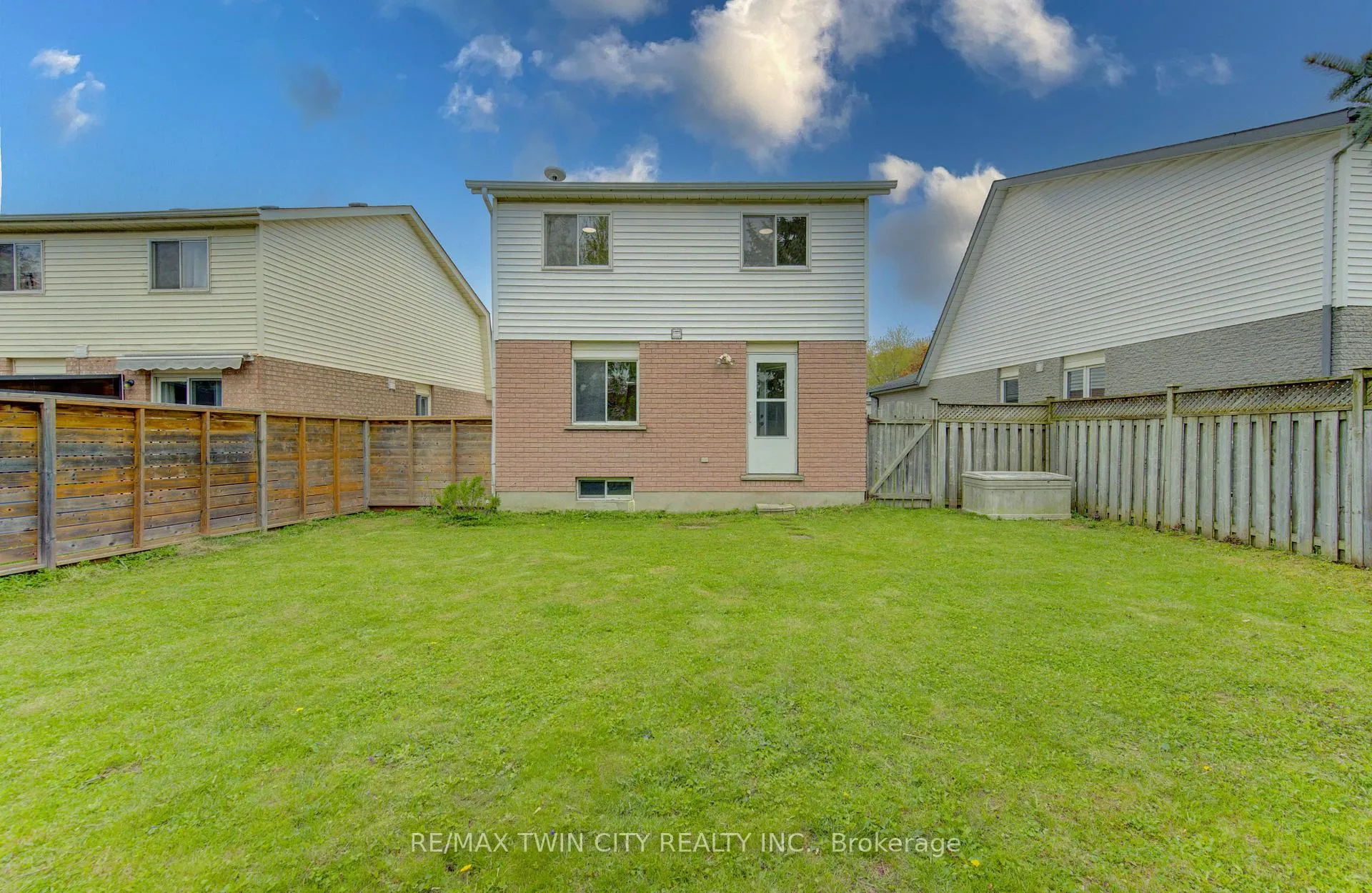 Photo 27 of 38 Cassidy Court, Cambridge, Greenway-Chaplin — HOMEH