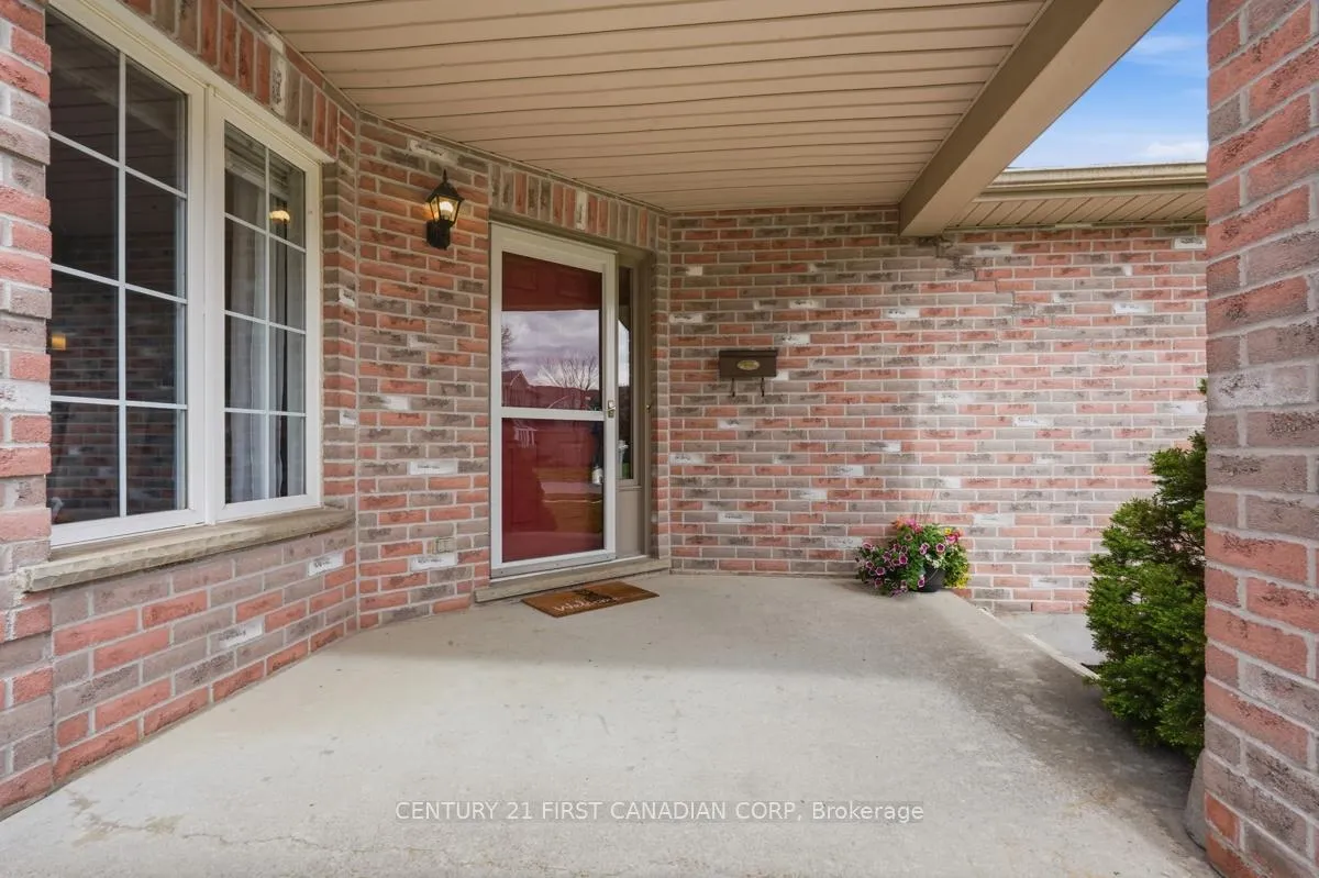 Photo 4 of 792 Guildwood Boulevard, London, North M — HOMEH