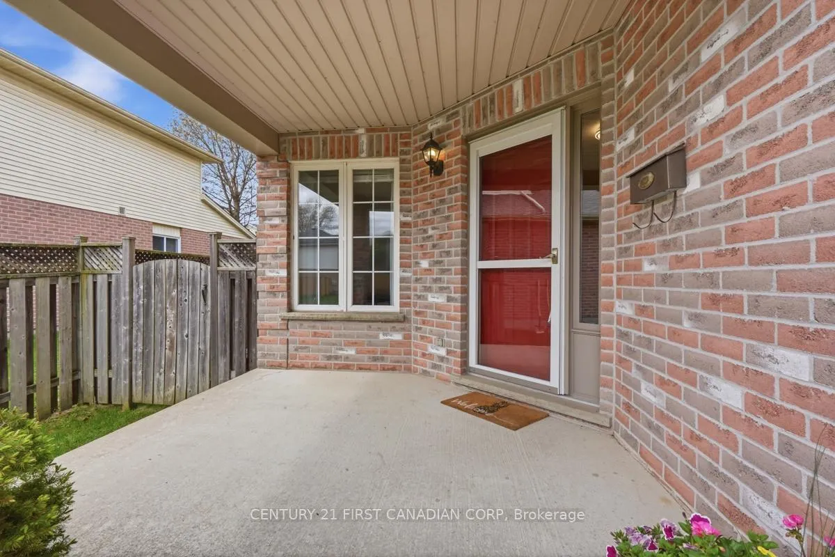 Photo 5 of 792 Guildwood Boulevard, London, North M — HOMEH