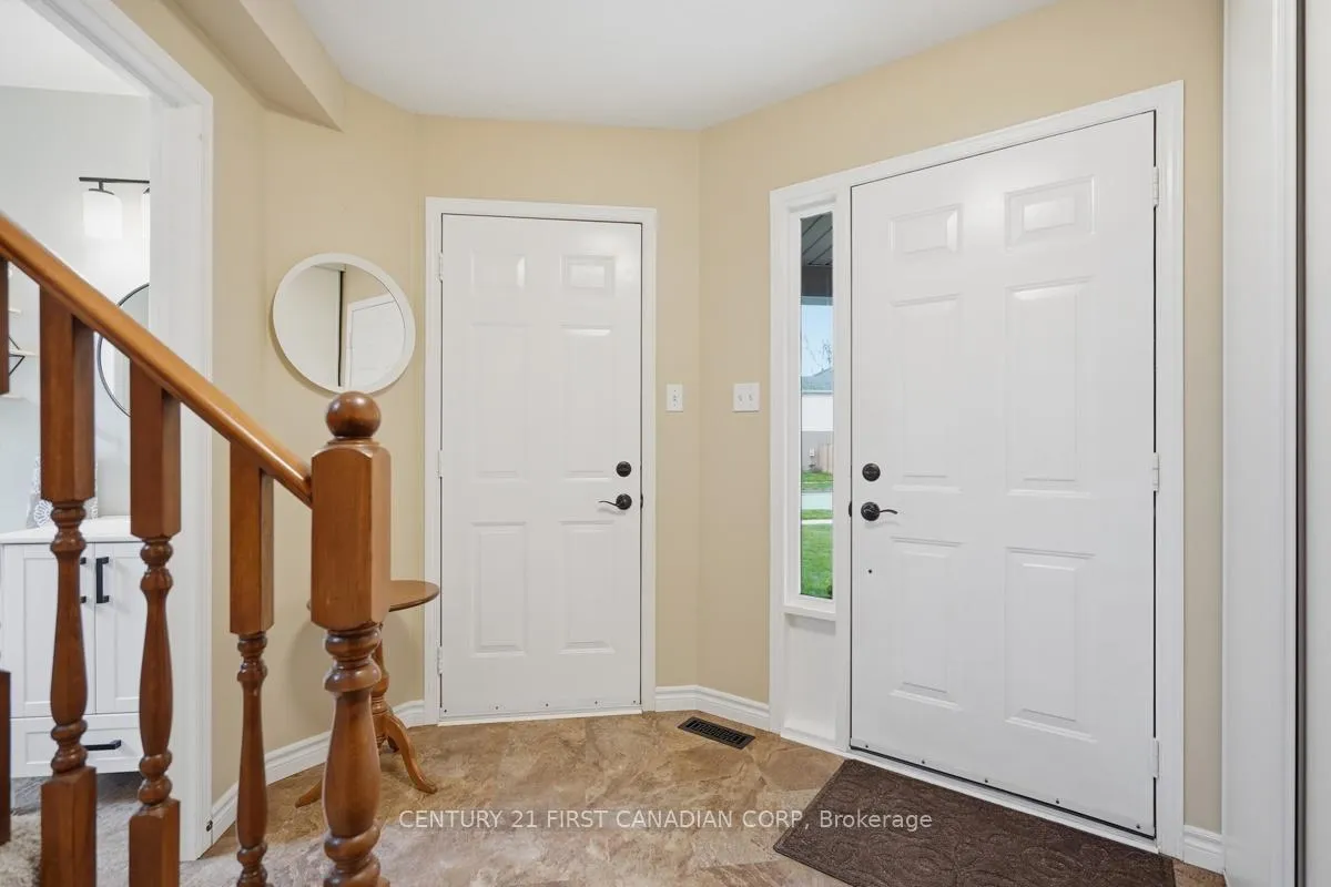 Photo 6 of 792 Guildwood Boulevard, London, North M — HOMEH