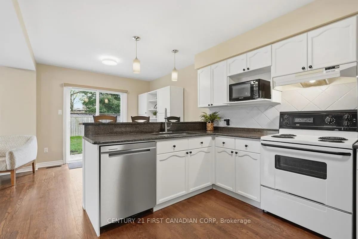 Photo 17 of 792 Guildwood Boulevard, London, North M — HOMEH