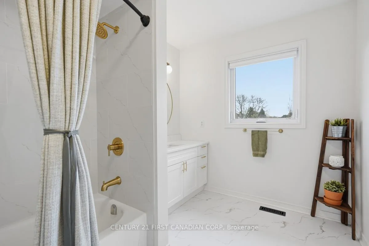 Photo 26 of 792 Guildwood Boulevard, London, North M — HOMEH