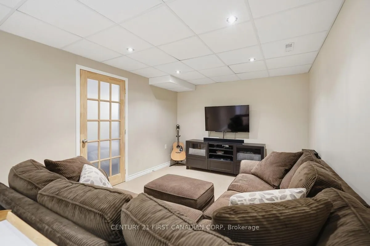 Photo 33 of 792 Guildwood Boulevard, London, North M — HOMEH