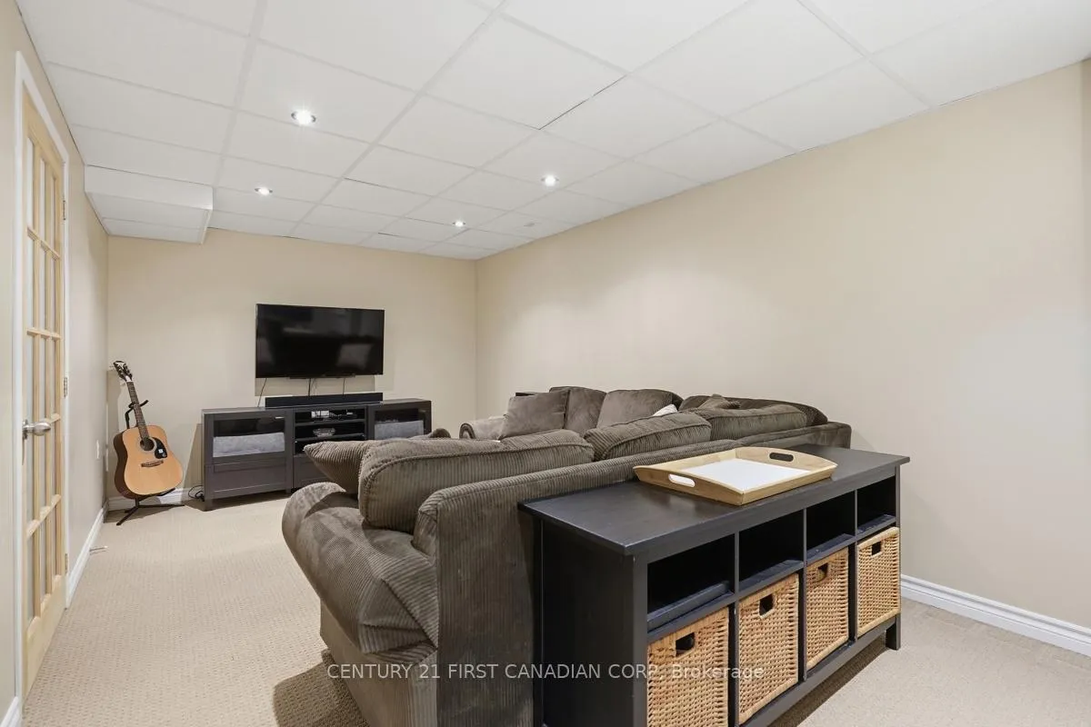 Photo 34 of 792 Guildwood Boulevard, London, North M — HOMEH