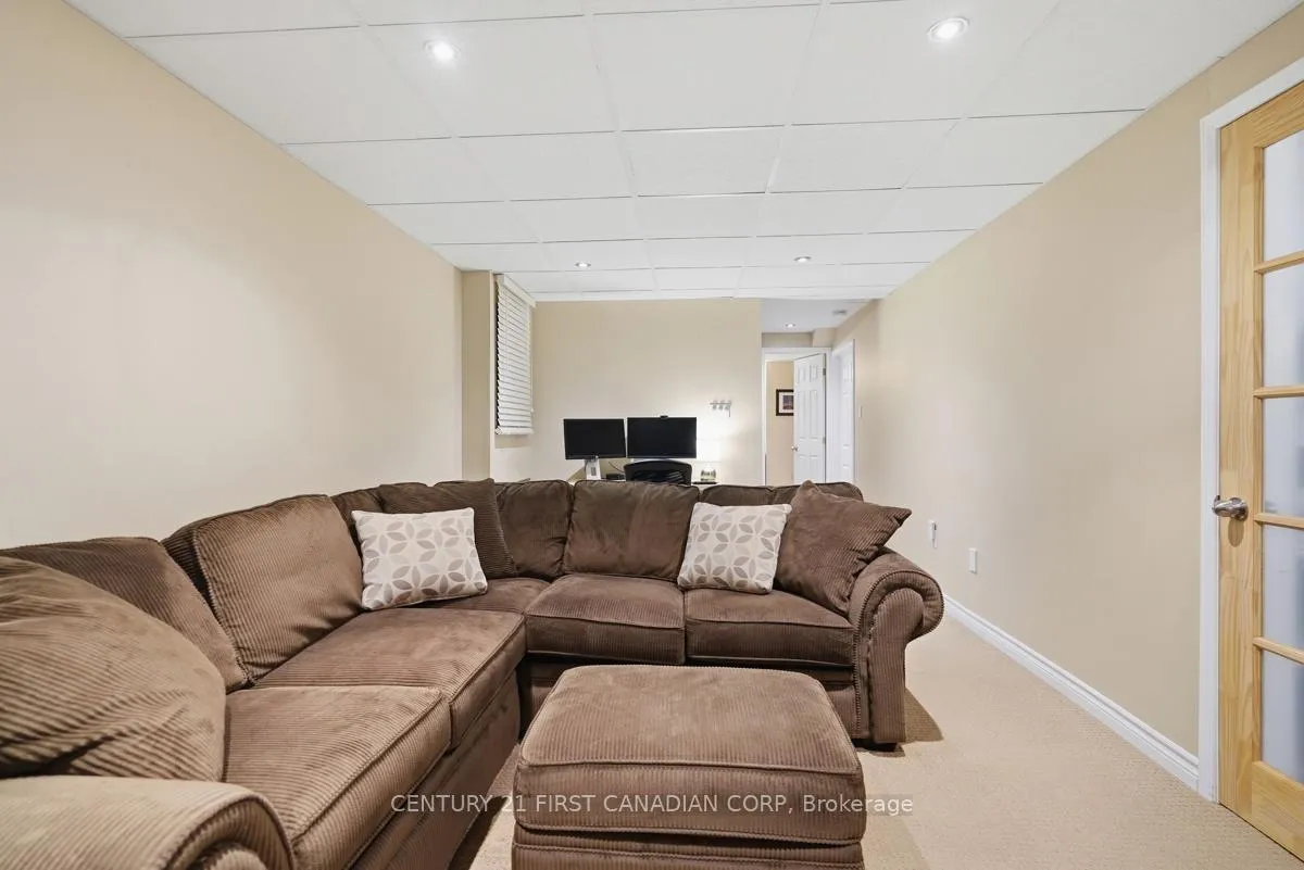 Photo 35 of 792 Guildwood Boulevard, London, North M — HOMEH