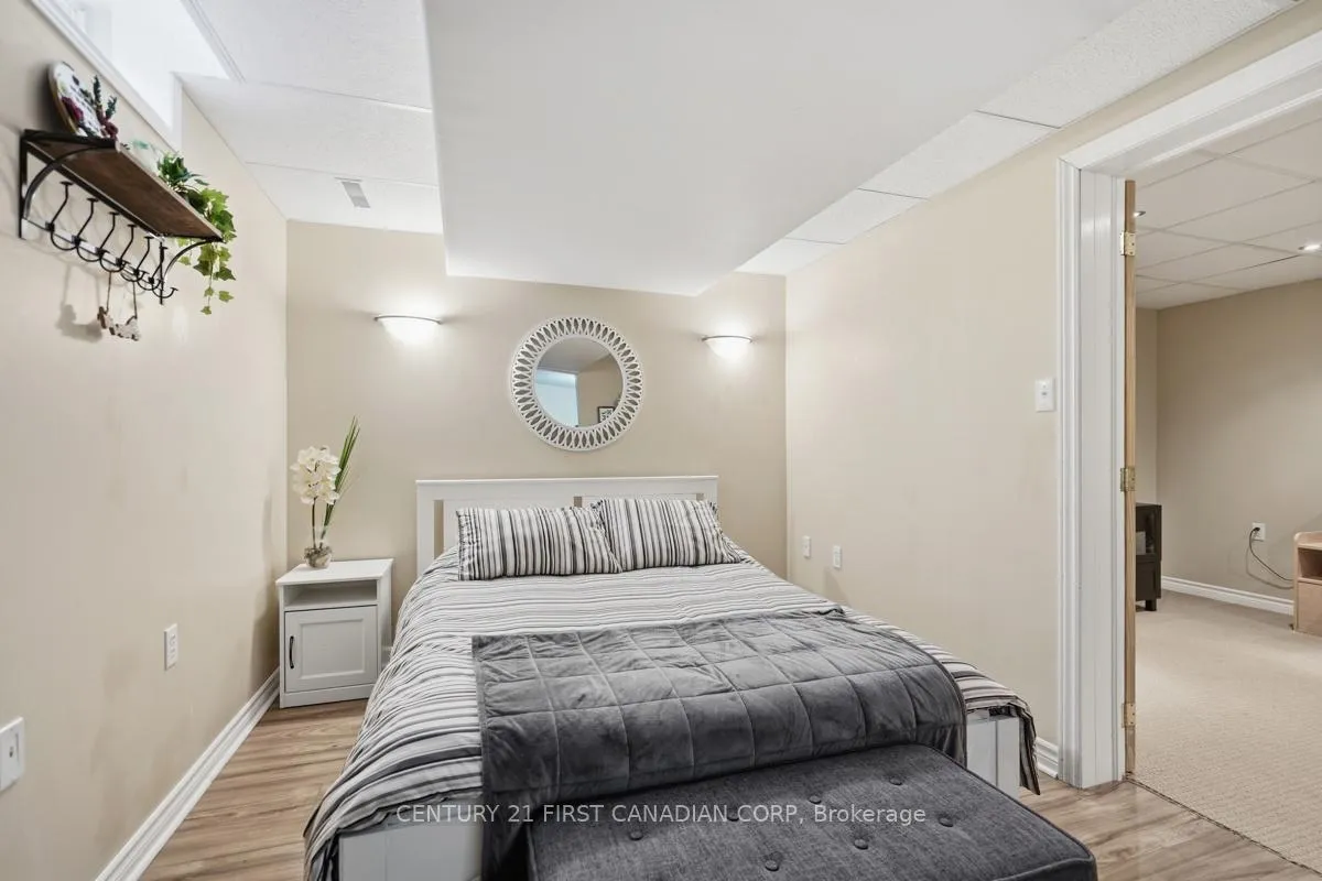 Photo 36 of 792 Guildwood Boulevard, London, North M — HOMEH