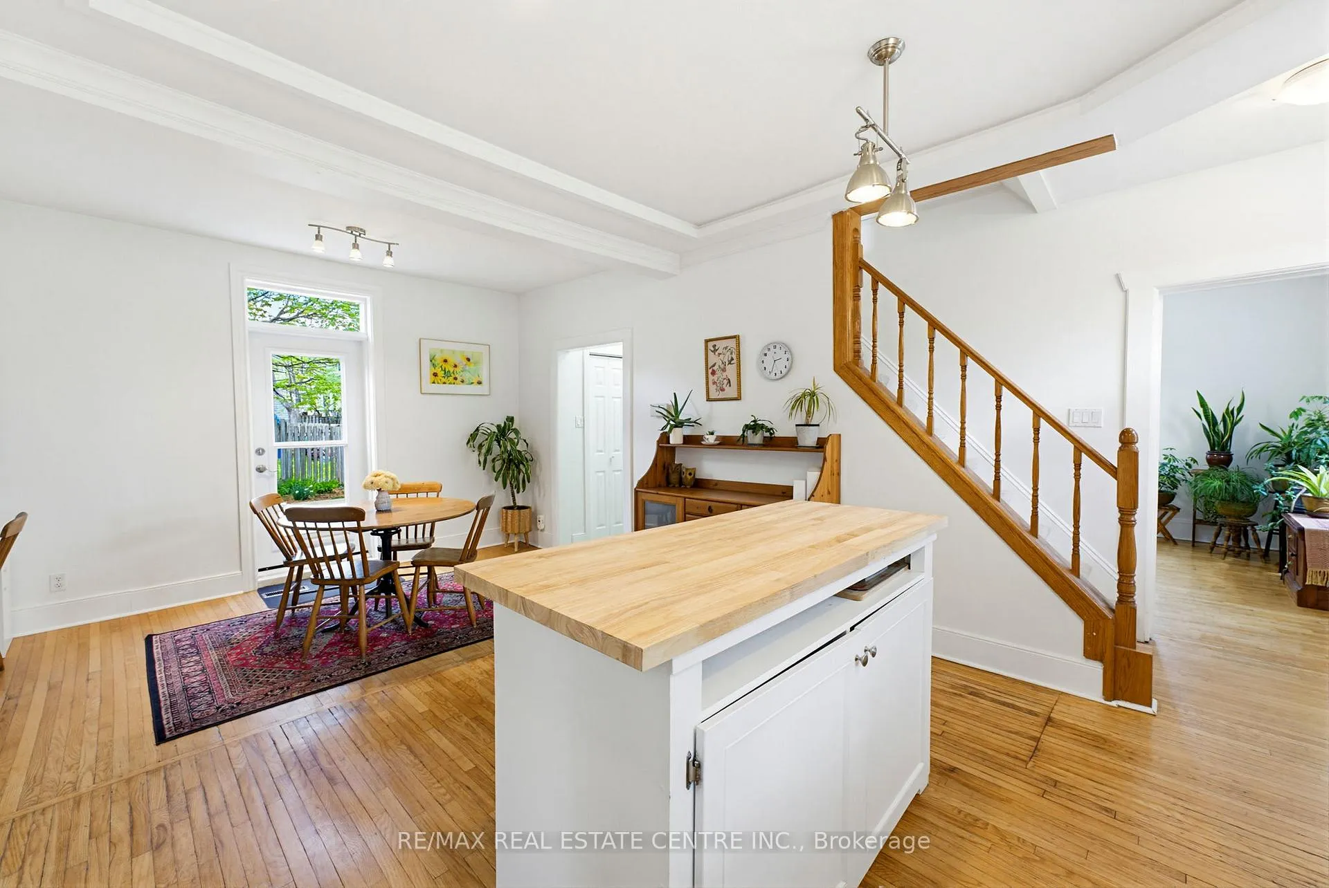 Photo 10 of 112 Victoria Avenue, Cambridge — HOMEH