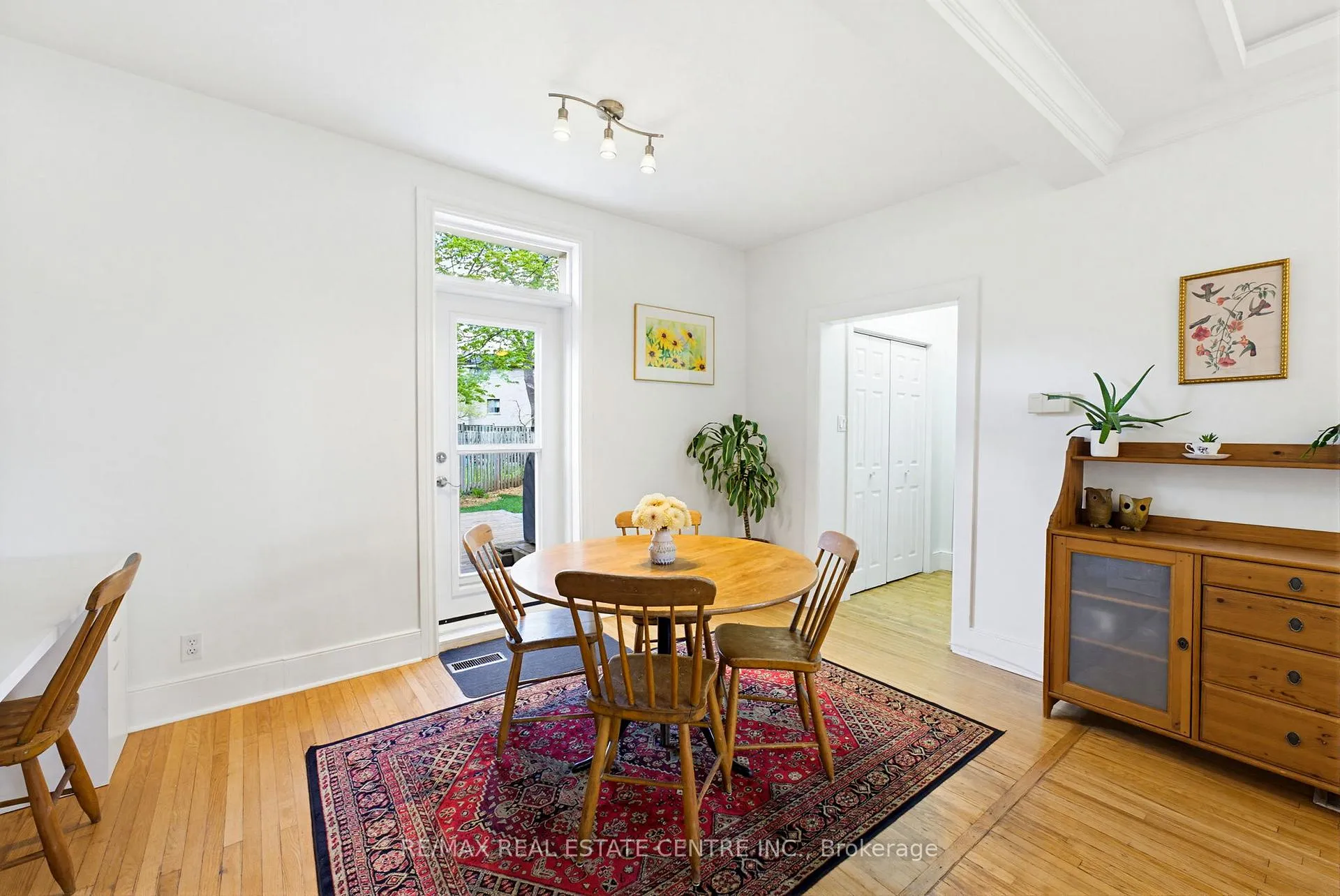 Photo 13 of 112 Victoria Avenue, Cambridge — HOMEH