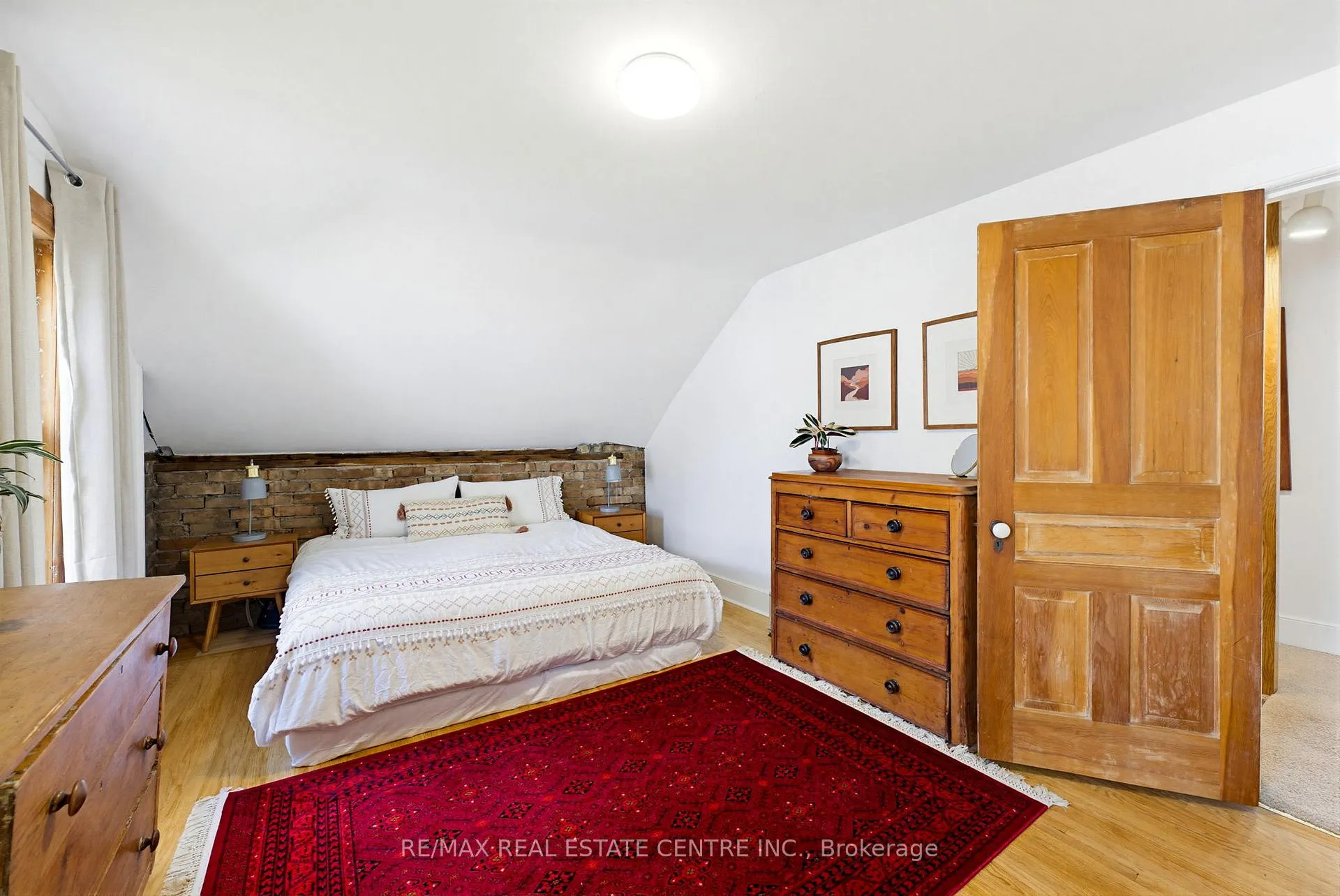 Photo 19 of 112 Victoria Avenue, Cambridge — HOMEH