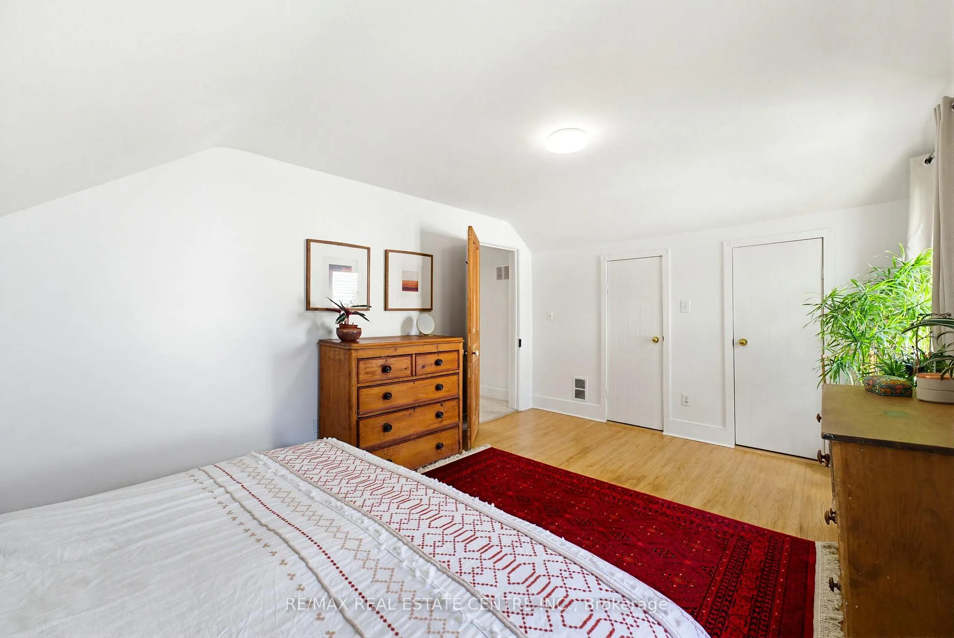 Photo 20 of 112 Victoria Avenue, Cambridge — HOMEH