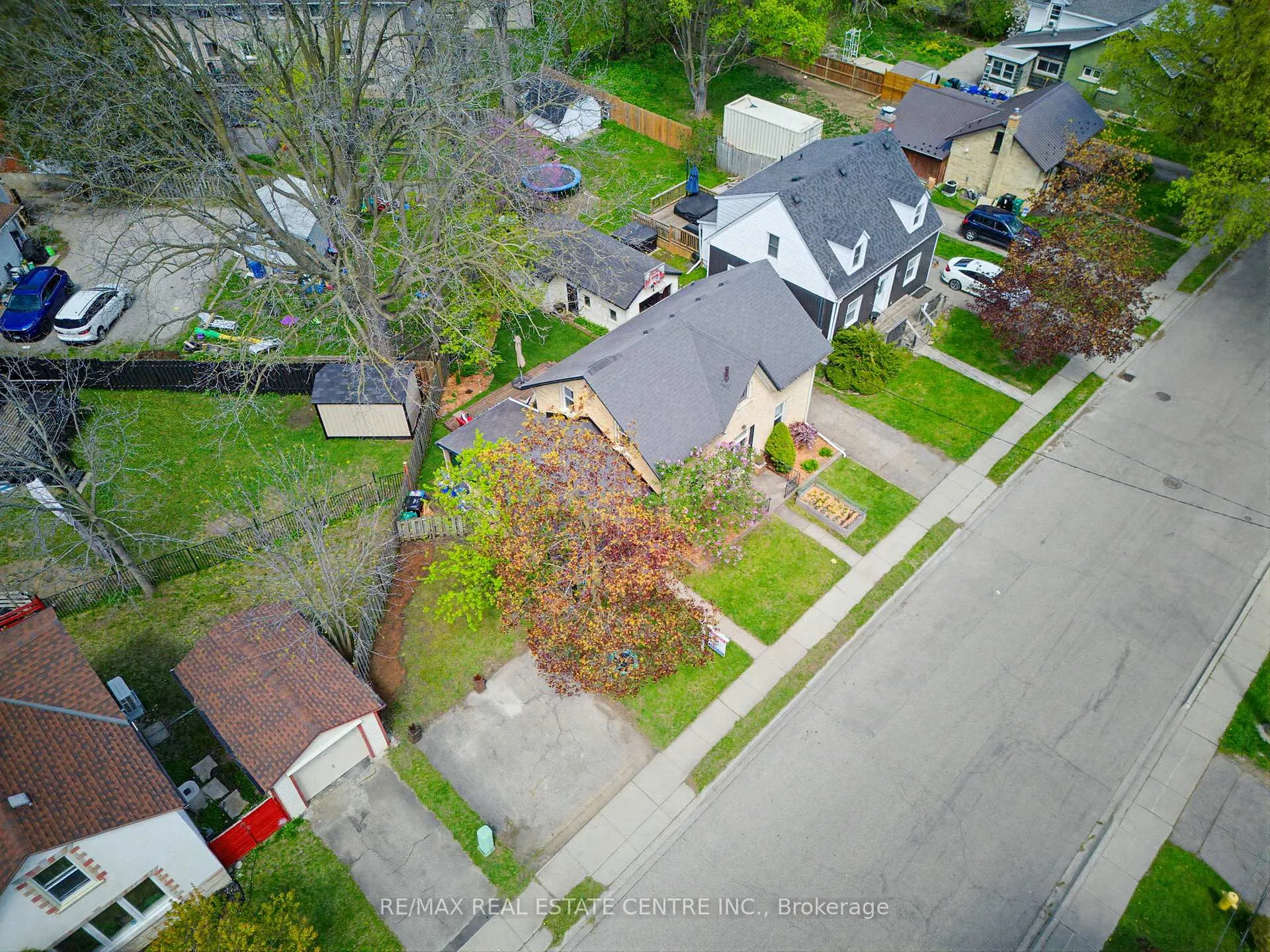 Photo 31 of 112 Victoria Avenue, Cambridge — HOMEH