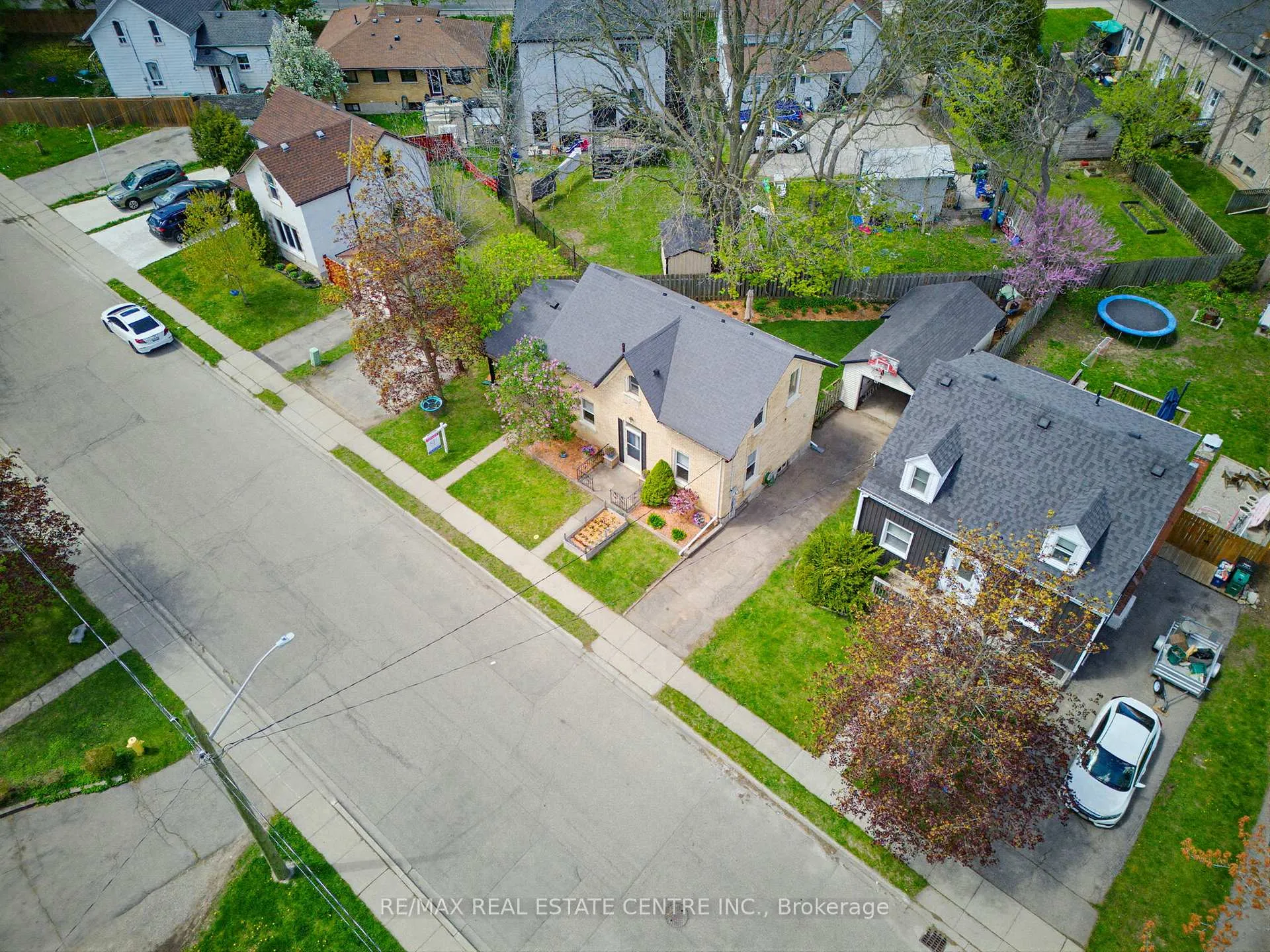 Photo 32 of 112 Victoria Avenue, Cambridge — HOMEH