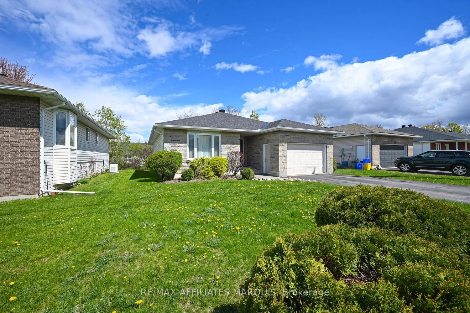 Photo 1 of 227 Lera Street, Smiths Falls — HOMEH