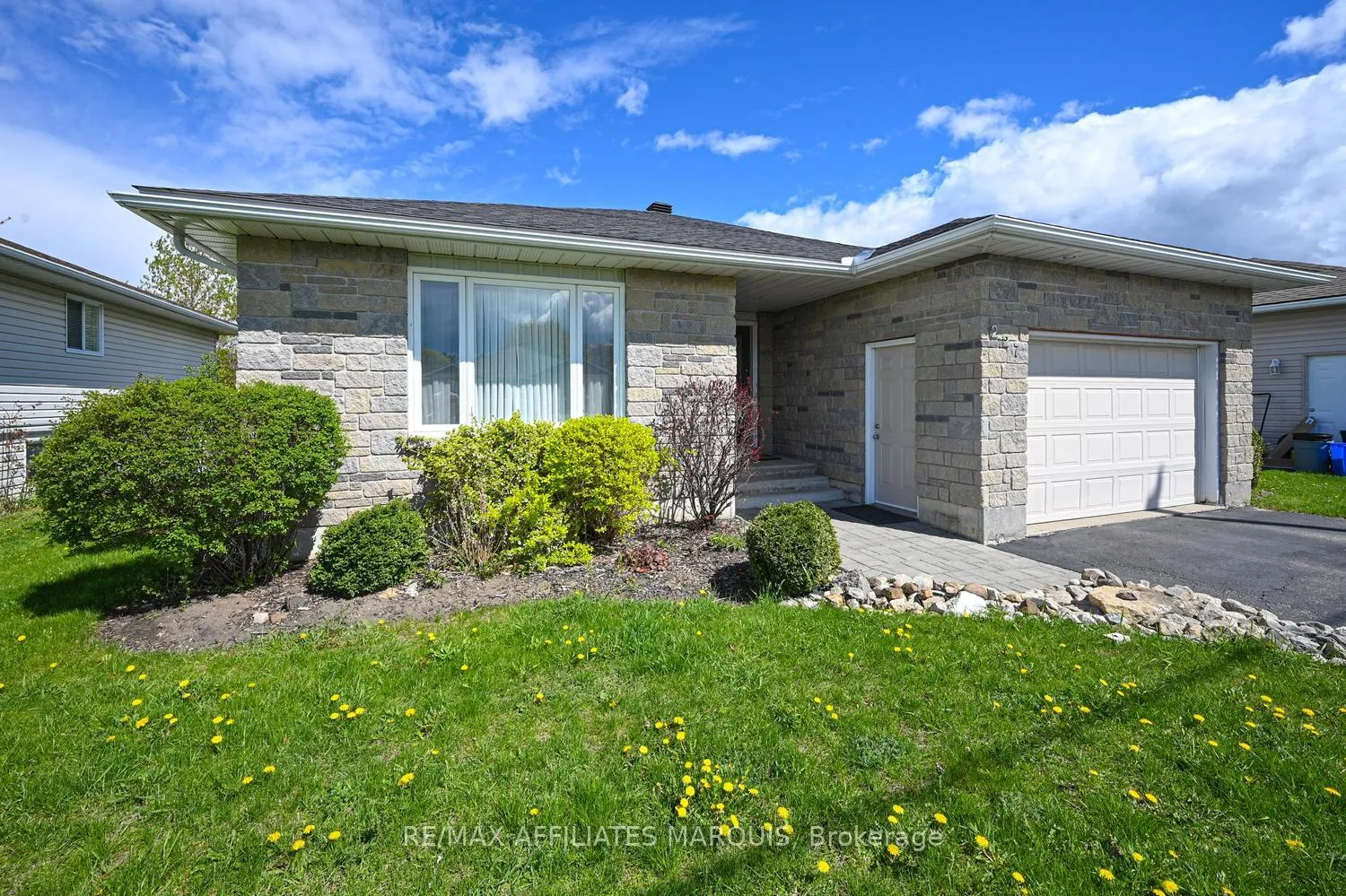Photo 6 of 227 Lera Street, Smiths Falls — HOMEH