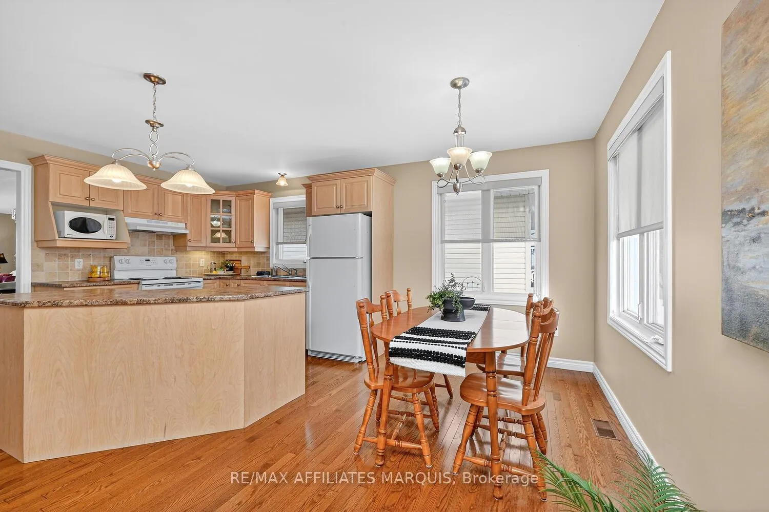 Photo 23 of 227 Lera Street, Smiths Falls — HOMEH