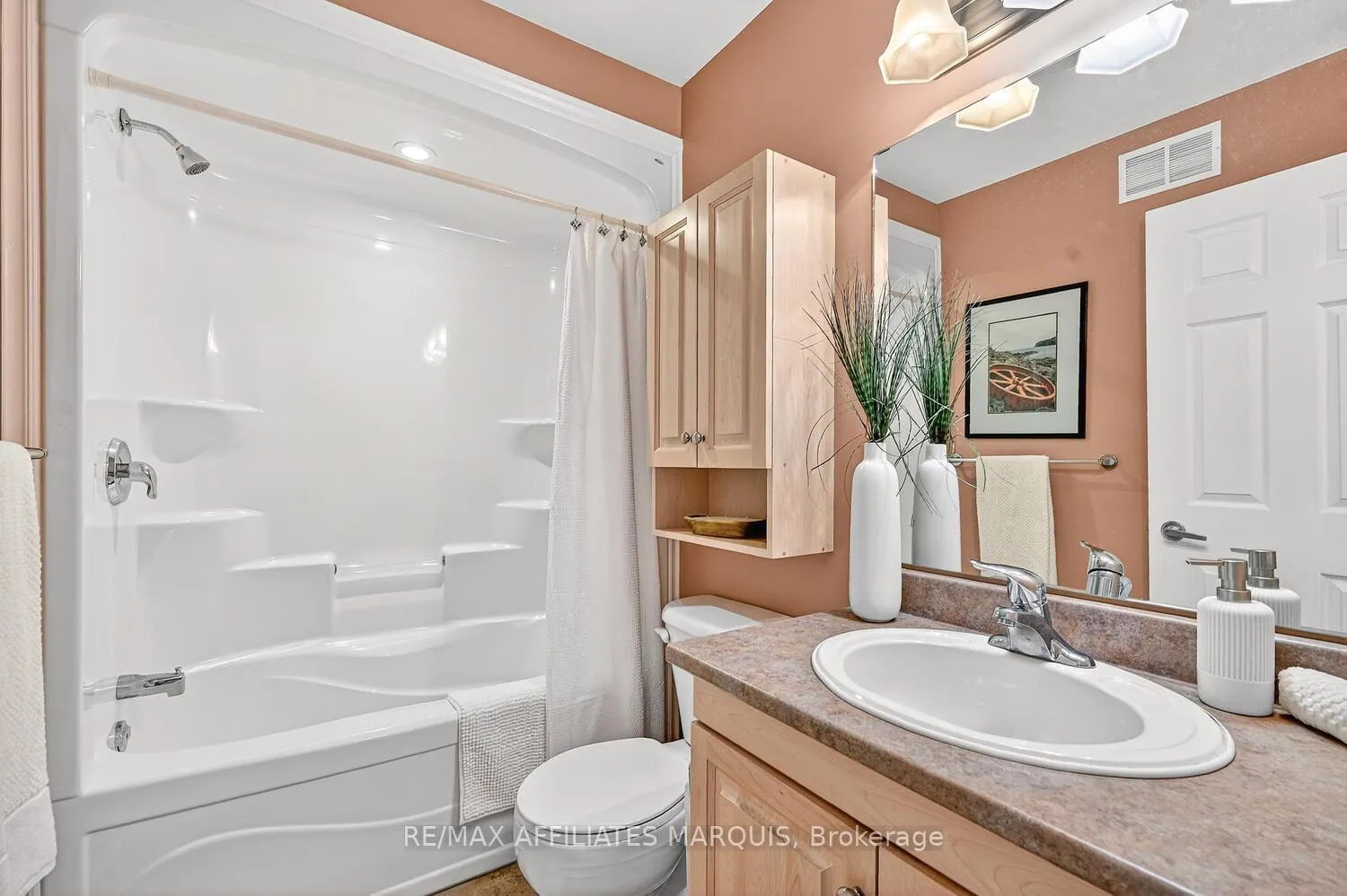 Photo 27 of 227 Lera Street, Smiths Falls — HOMEH