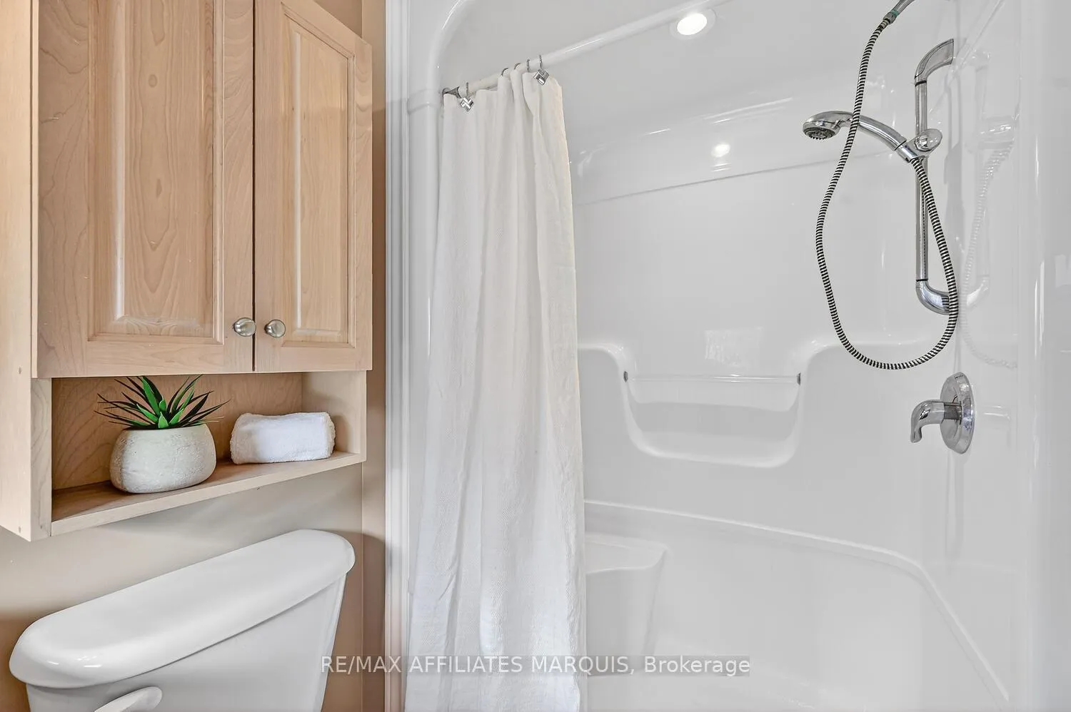 Photo 32 of 227 Lera Street, Smiths Falls — HOMEH
