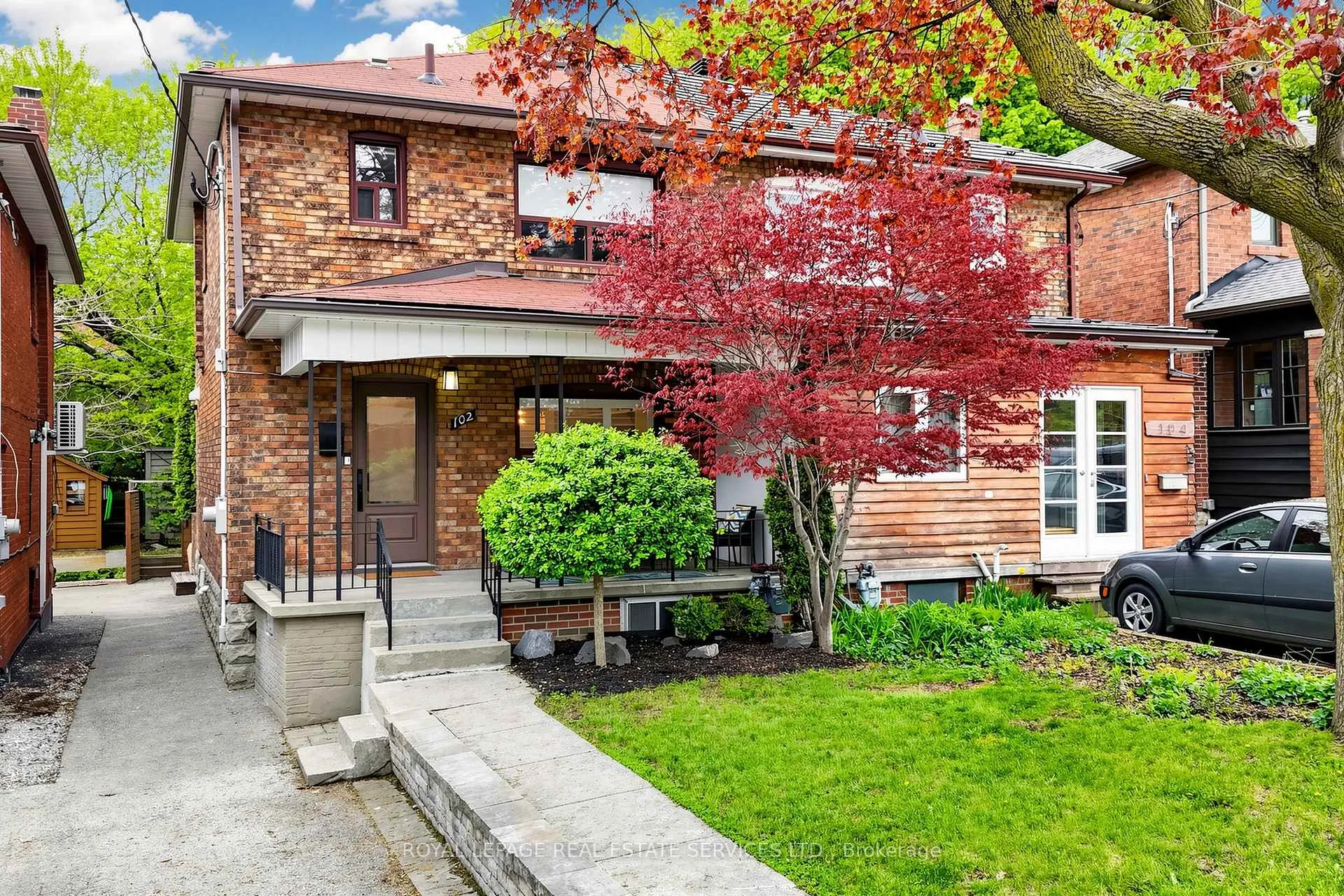 Photo 2 of 102 Roseneath Gardens, Toronto, Oakwood Village — HOMEH