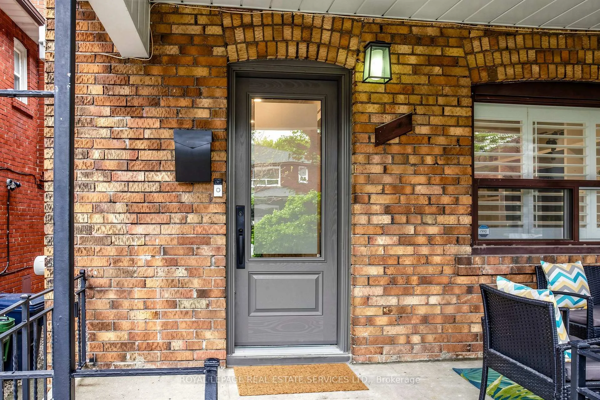 Photo 5 of 102 Roseneath Gardens, Toronto, Oakwood Village — HOMEH