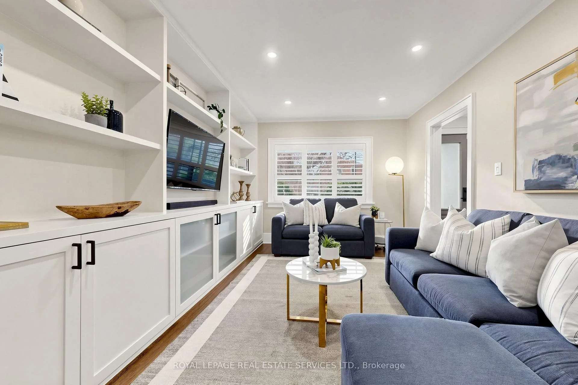 Photo 8 of 102 Roseneath Gardens, Toronto, Oakwood Village — HOMEH