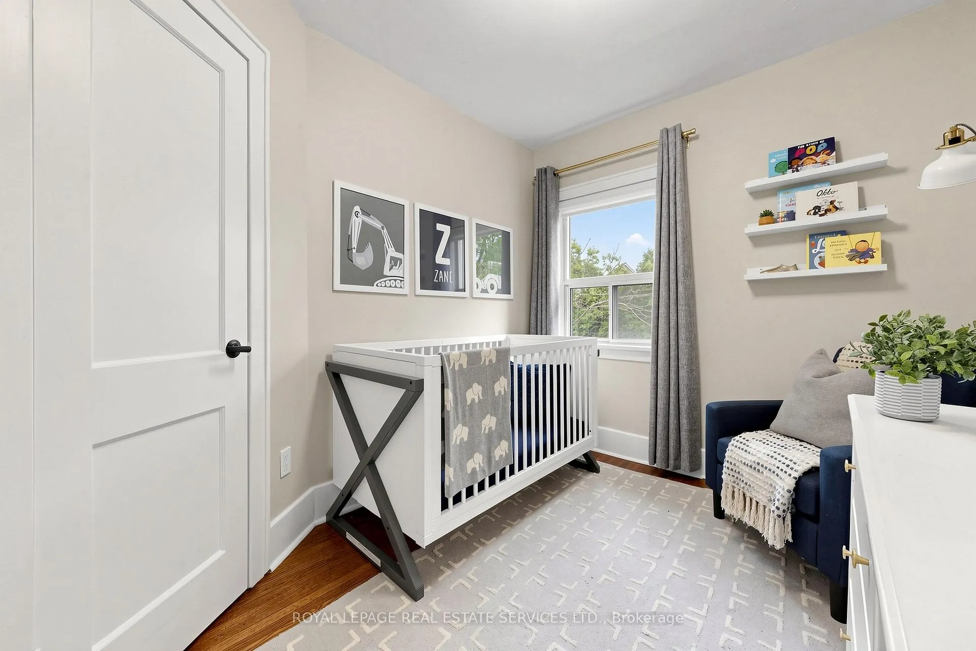 Photo 25 of 102 Roseneath Gardens, Toronto, Oakwood Village — HOMEH