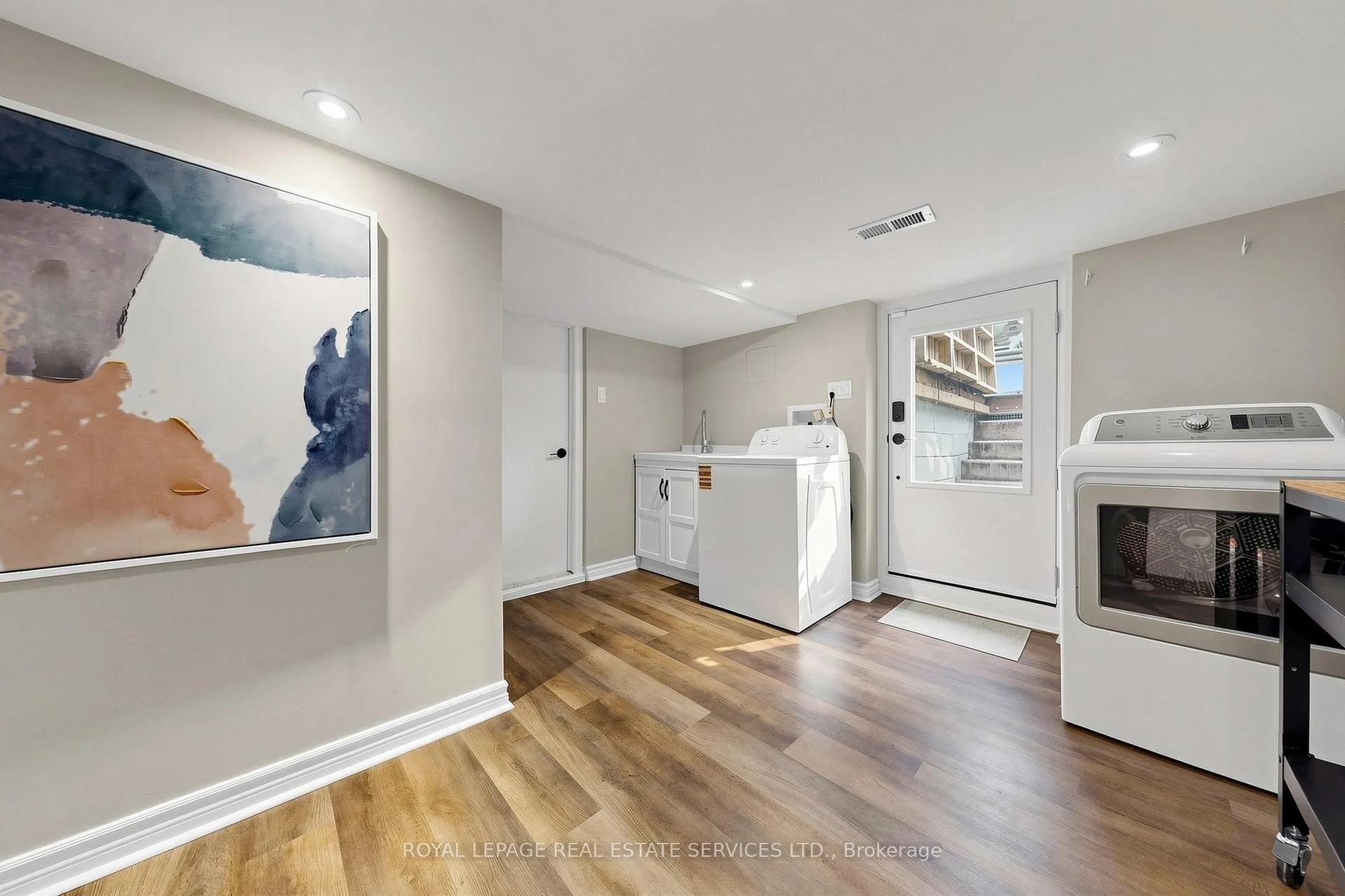 Photo 31 of 102 Roseneath Gardens, Toronto, Oakwood Village — HOMEH