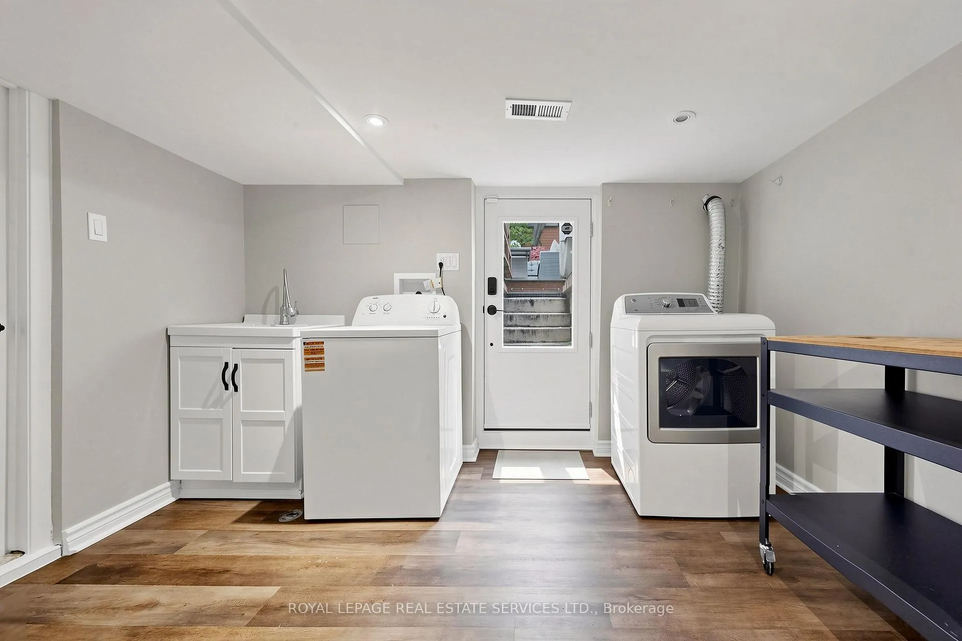 Photo 32 of 102 Roseneath Gardens, Toronto, Oakwood Village — HOMEH